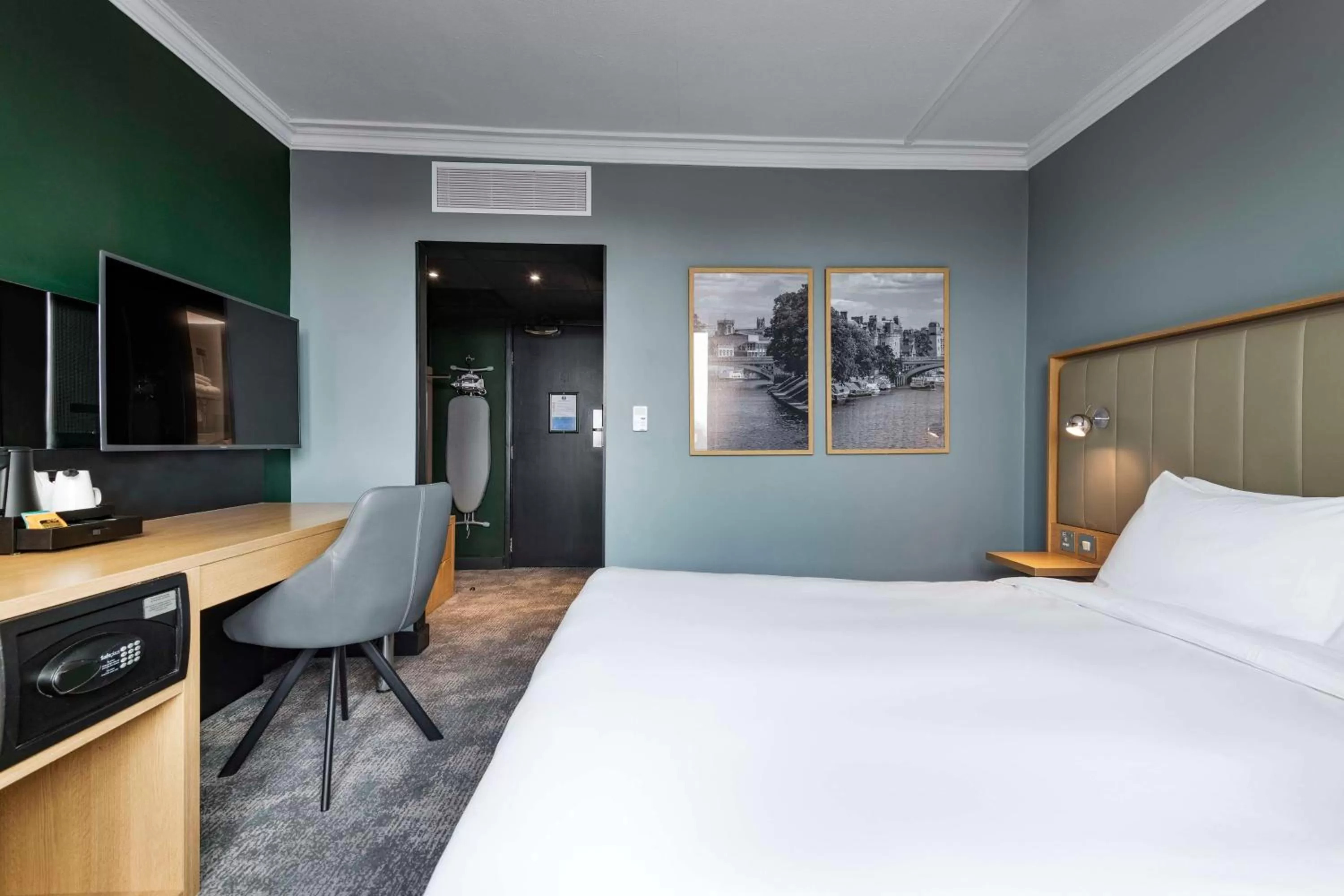 Bedroom, Bed in Radisson Hotel York