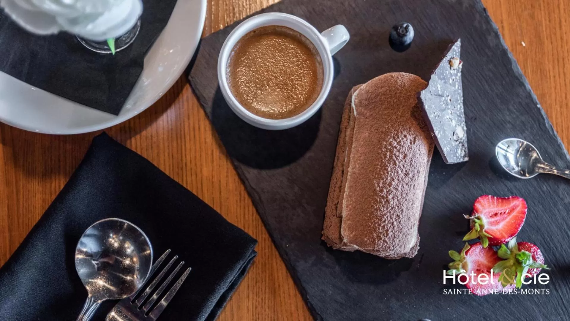 Restaurant/places to eat in Hôtel & cie