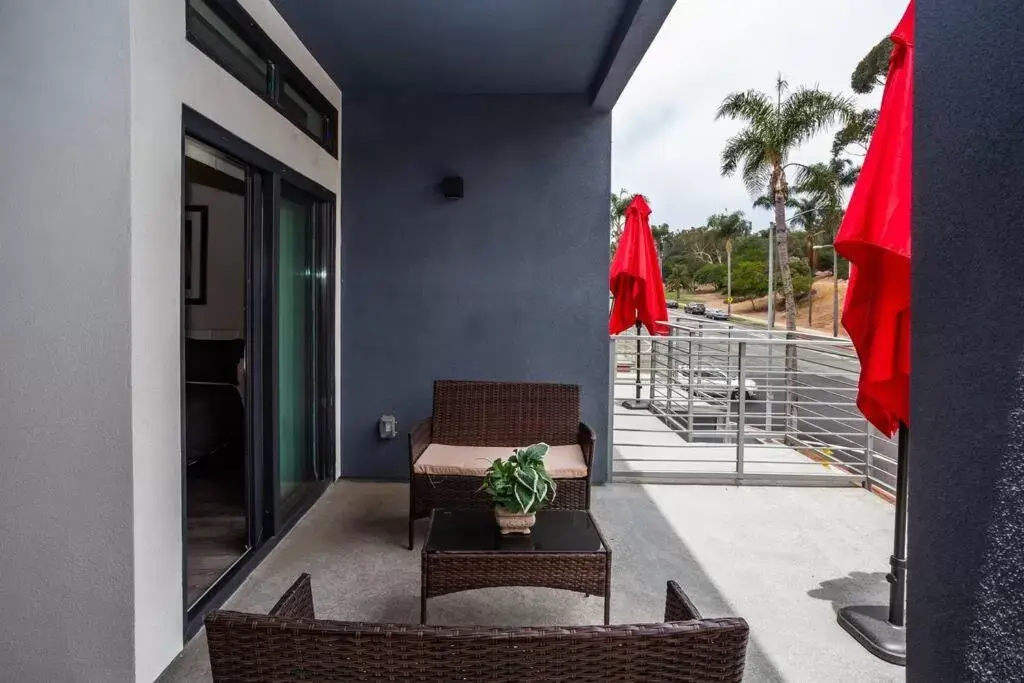 Balcony/Terrace in Studio with Large Balcony- San Diego Gateway