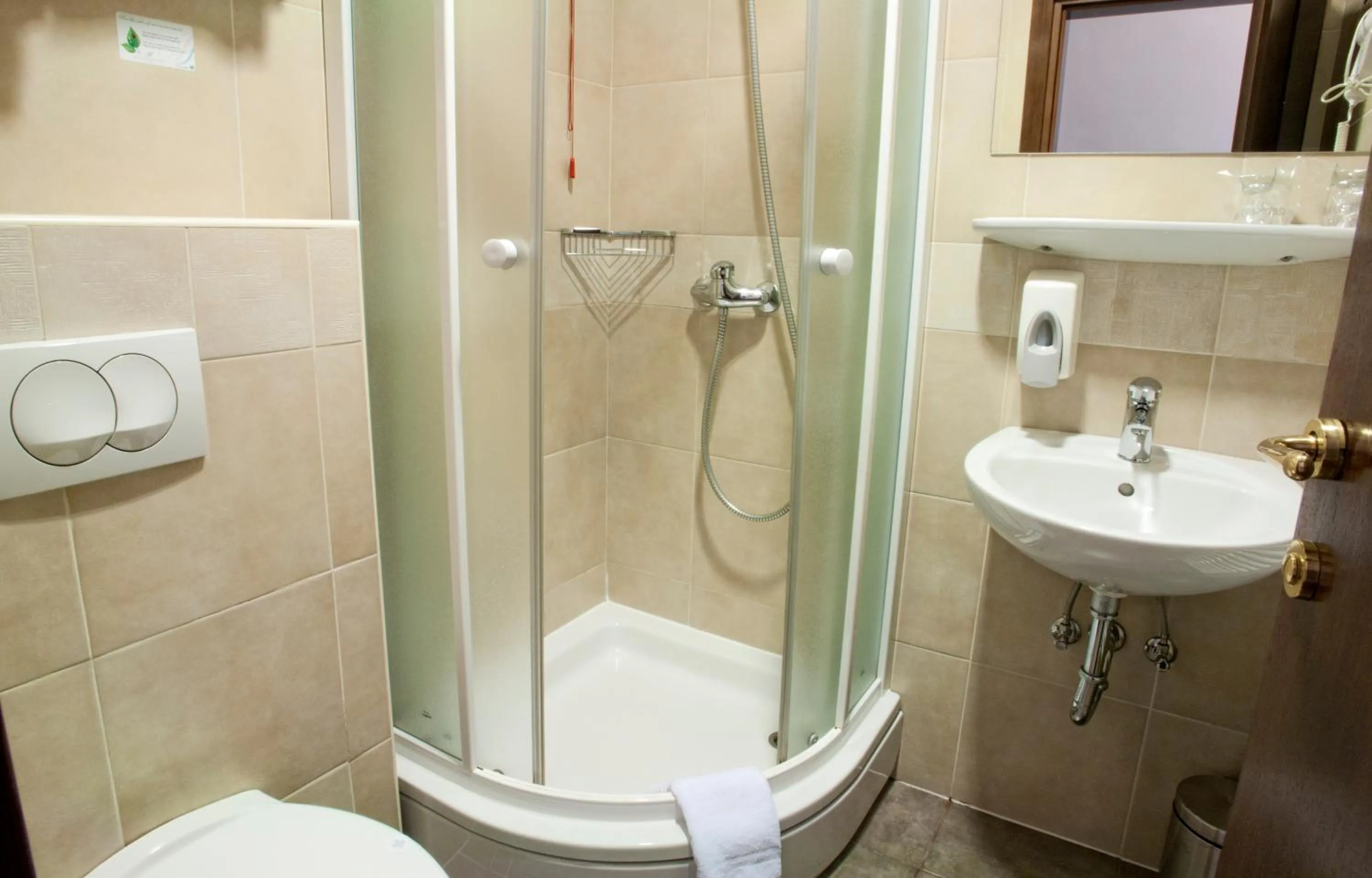 Shower in Hotel Continental