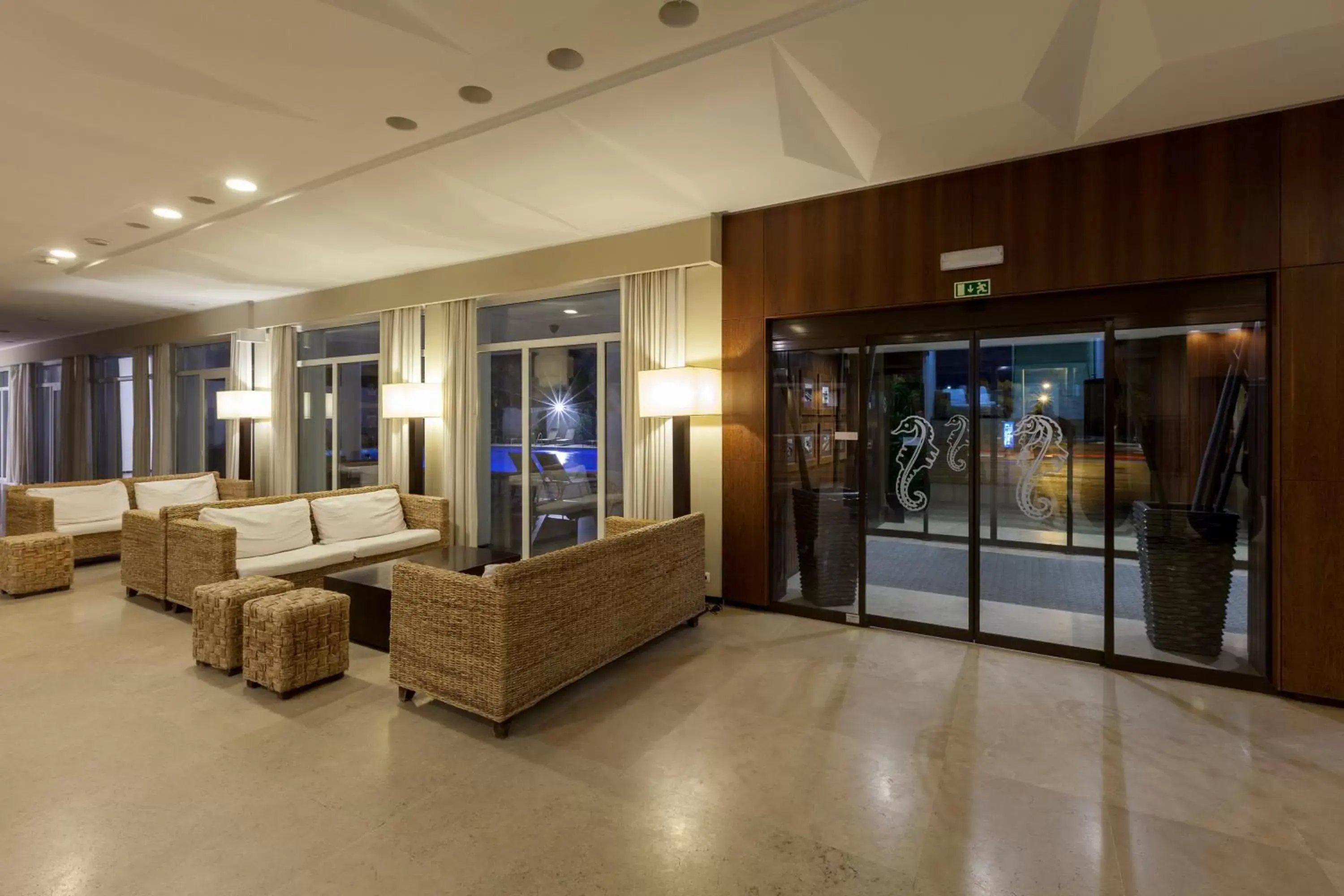 Lobby or reception in Carcavelos Beach Hotel