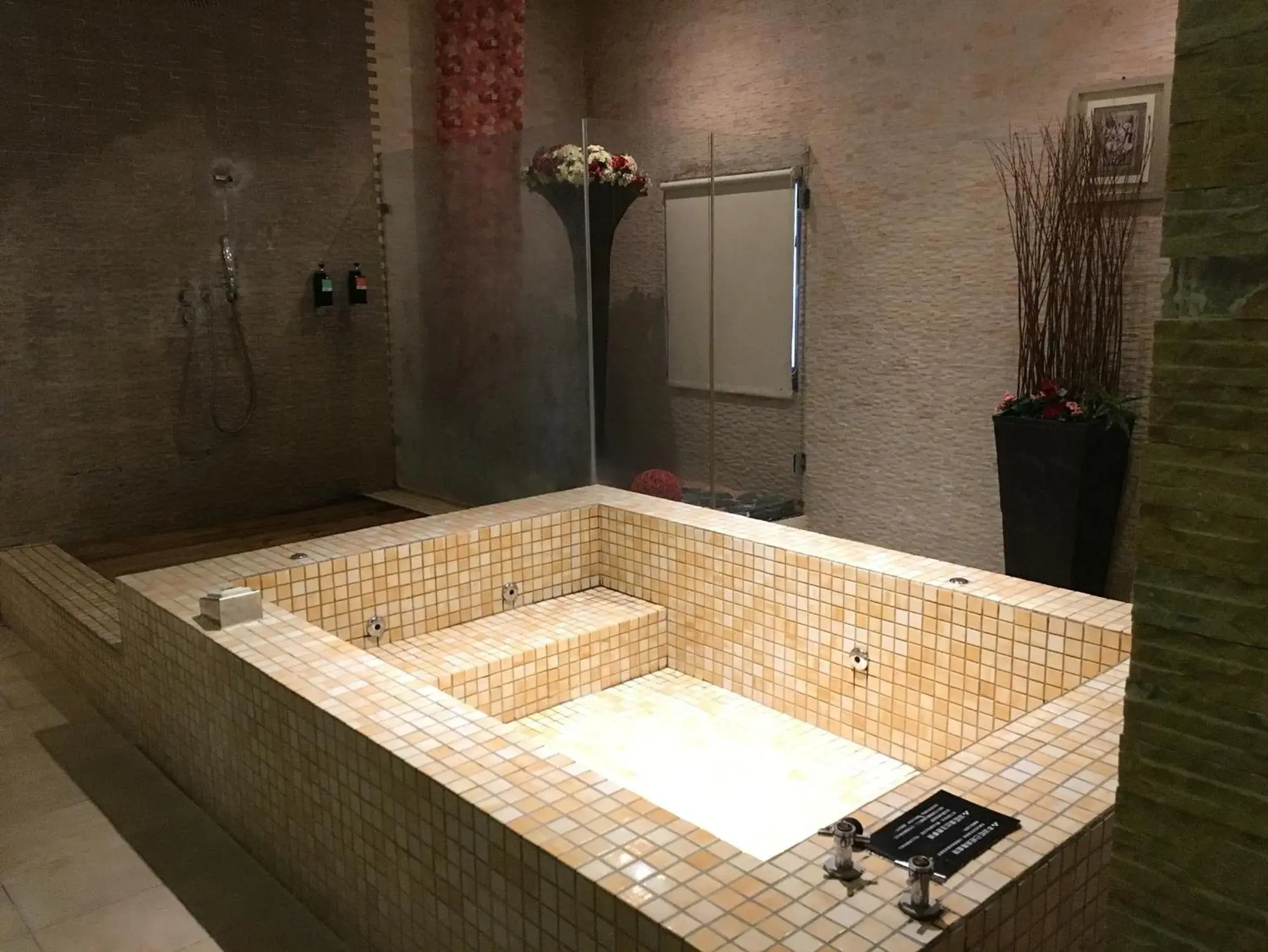 Bathroom in Her Home Spa Motel Douliu