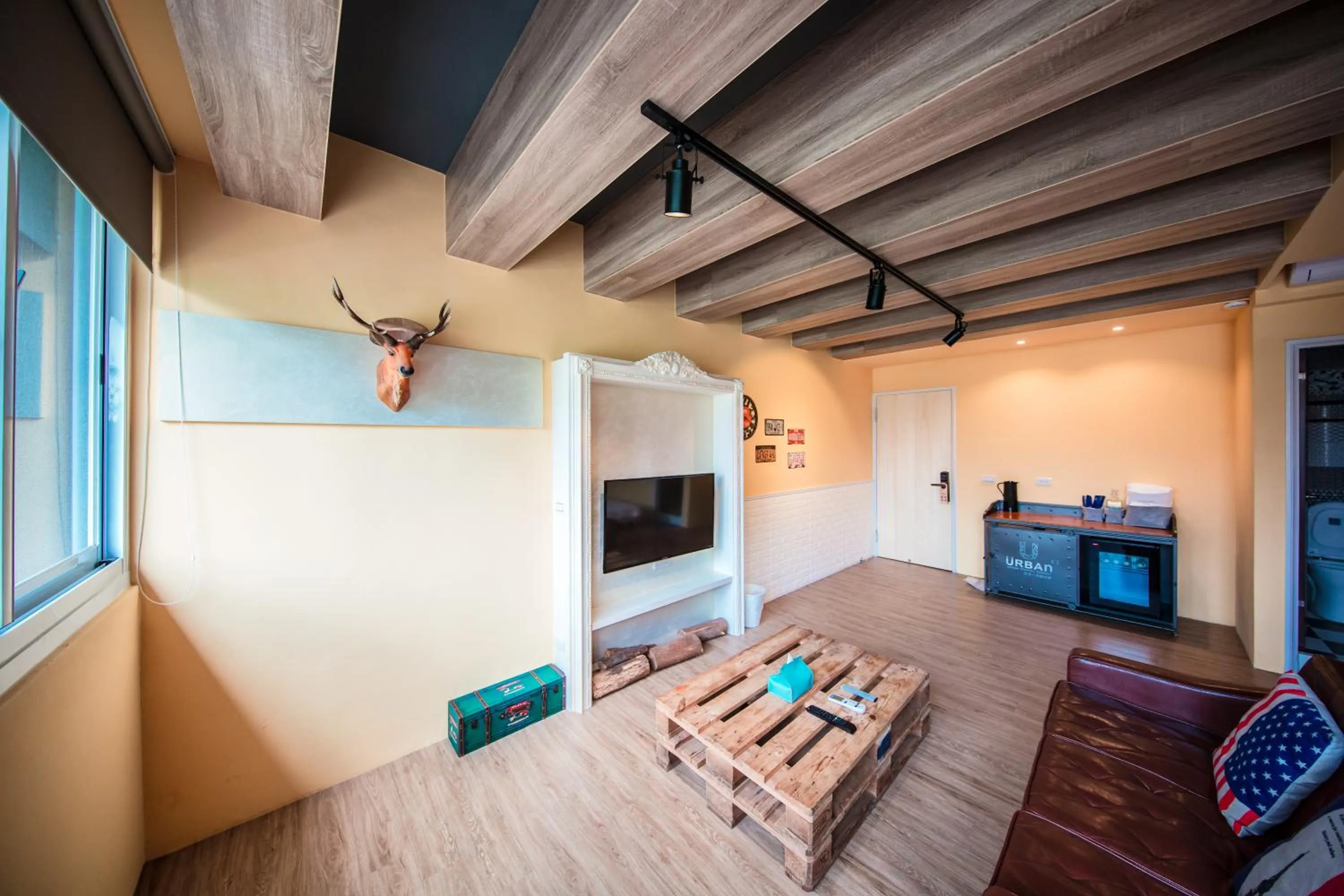 Communal lounge/ TV room in Urban