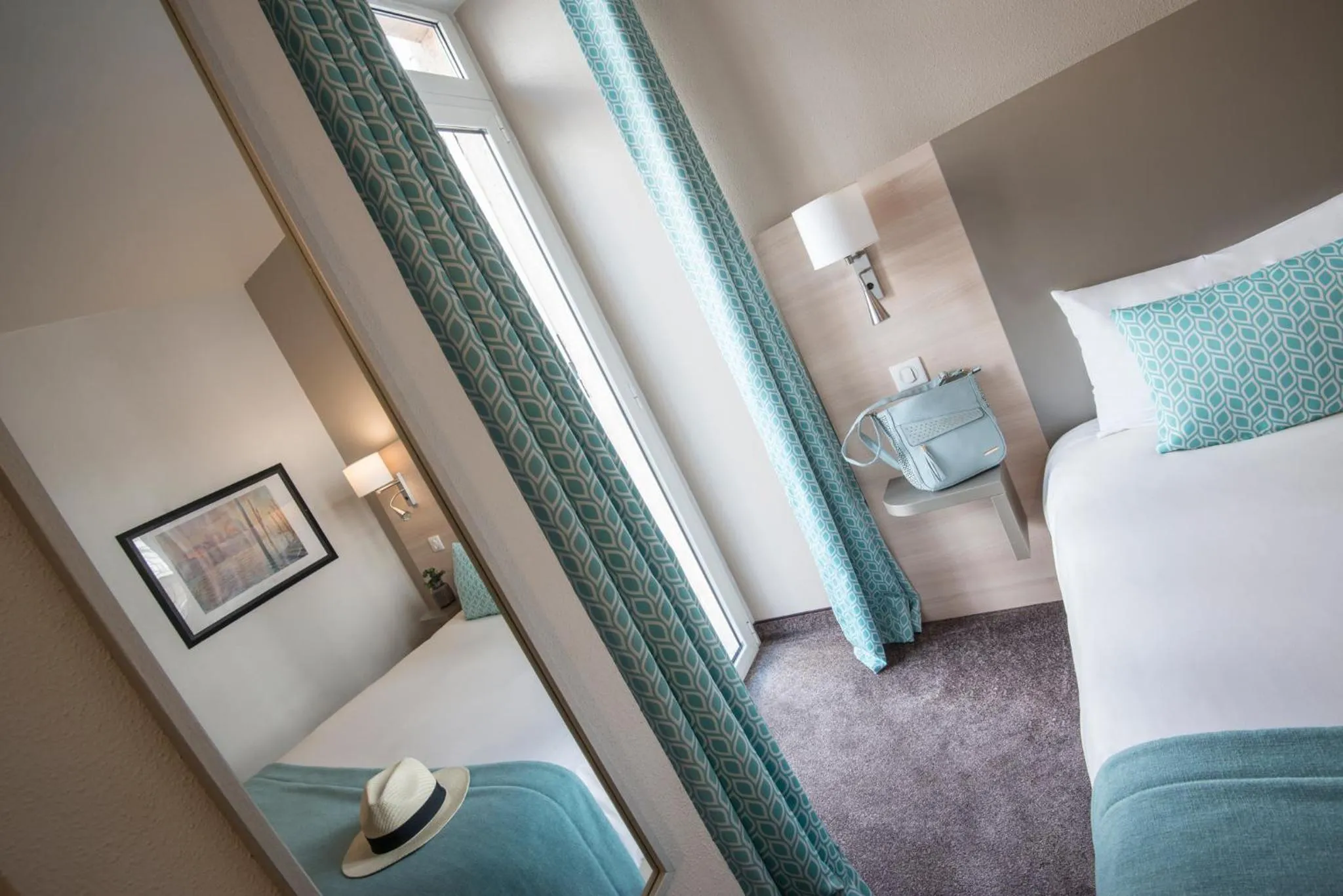 Bedroom, Bed in Hotel Du Midi