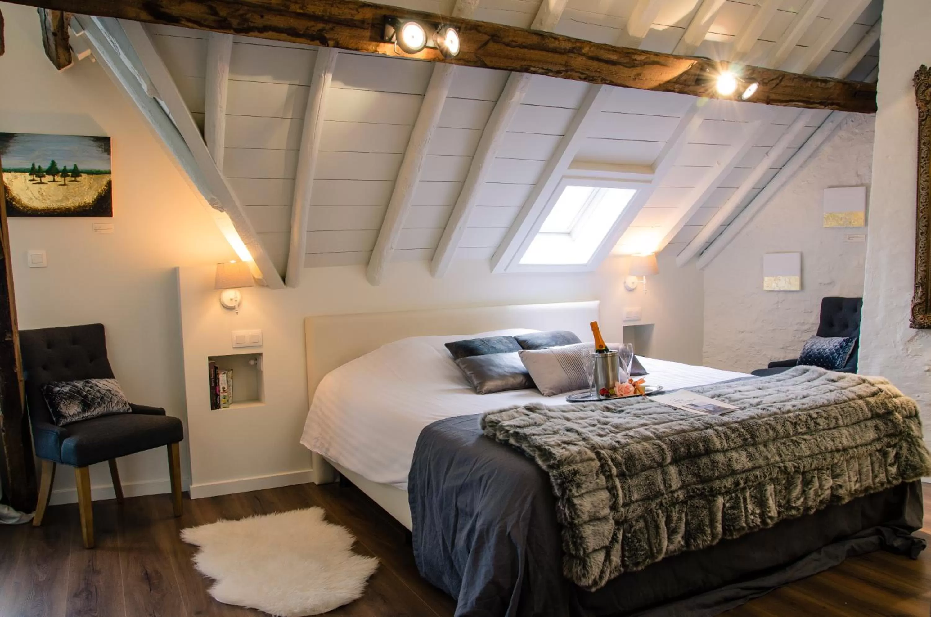 Bedroom, Bed in The White Queen B&B