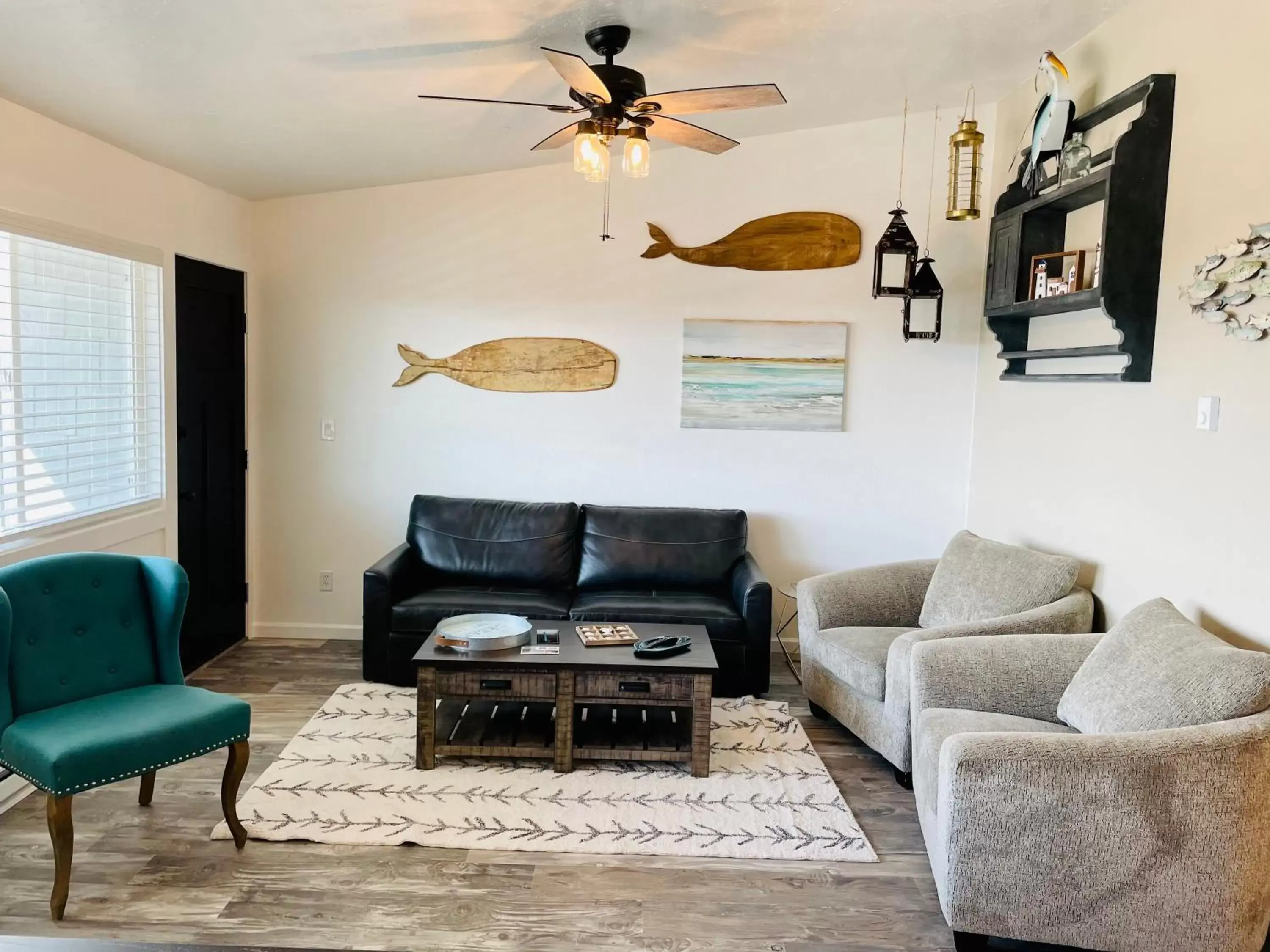 Seating Area in Seafarer Suites