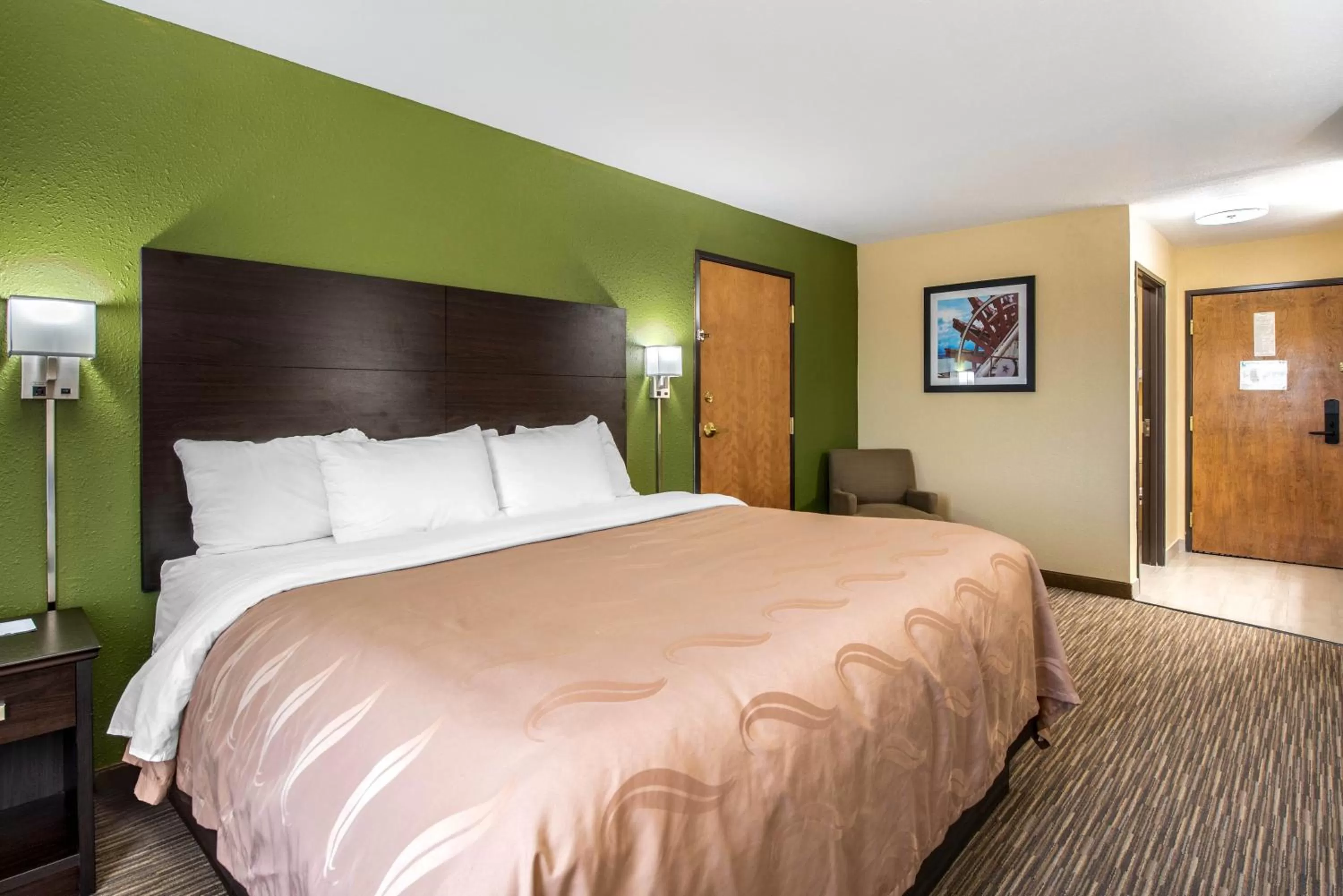 Bedroom, Bed in Quality Inn & Suites Brandenburg - Fort Knox