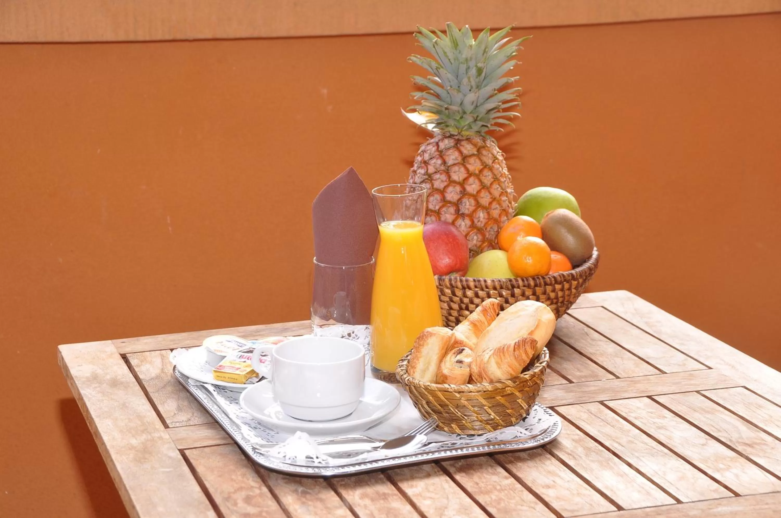 Food in Appart Hotel Lou Castelet