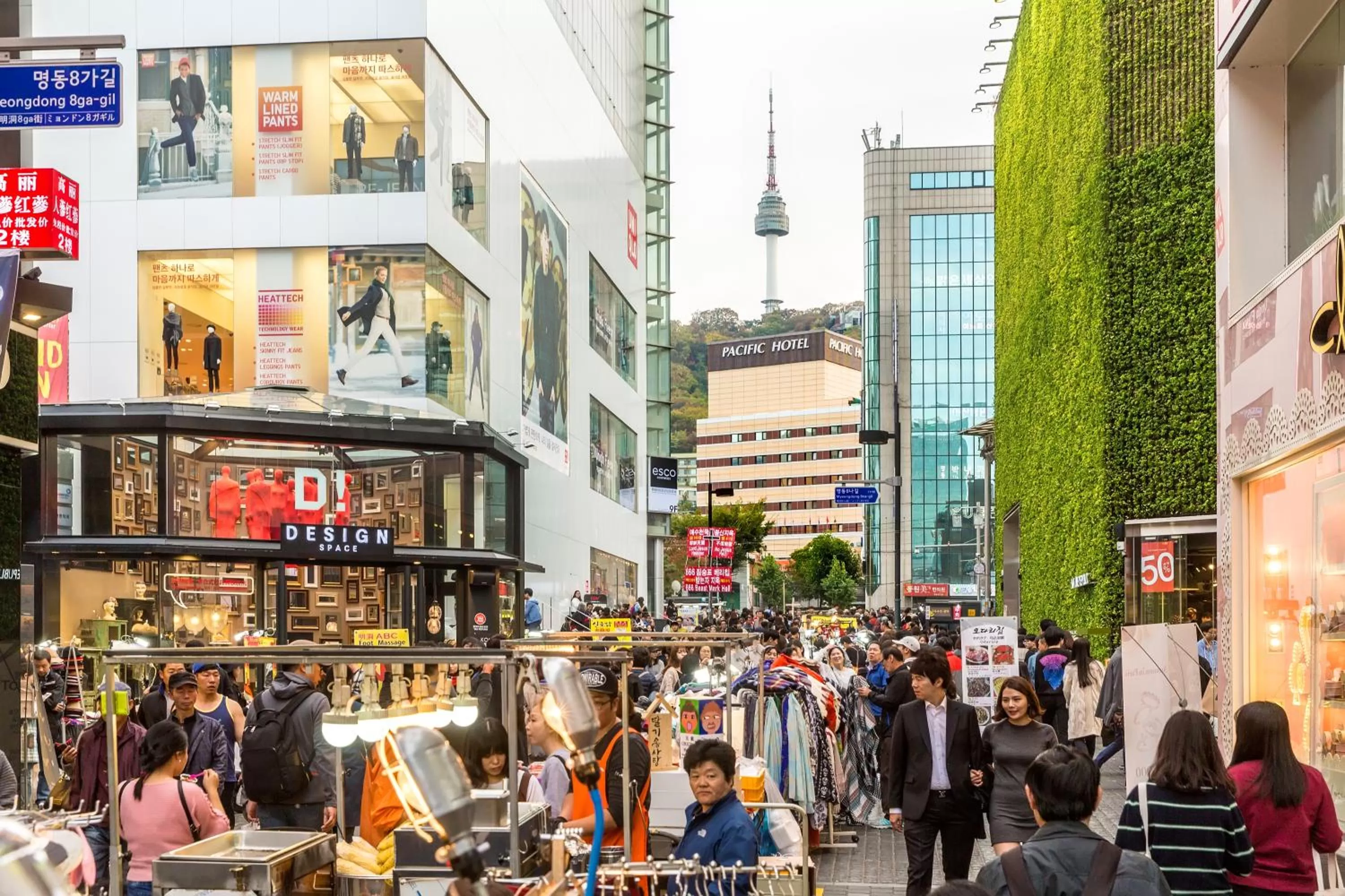 Day in Pacific Hotel