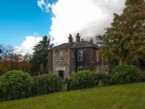 Property Building in Gomersal Lodge Hotel