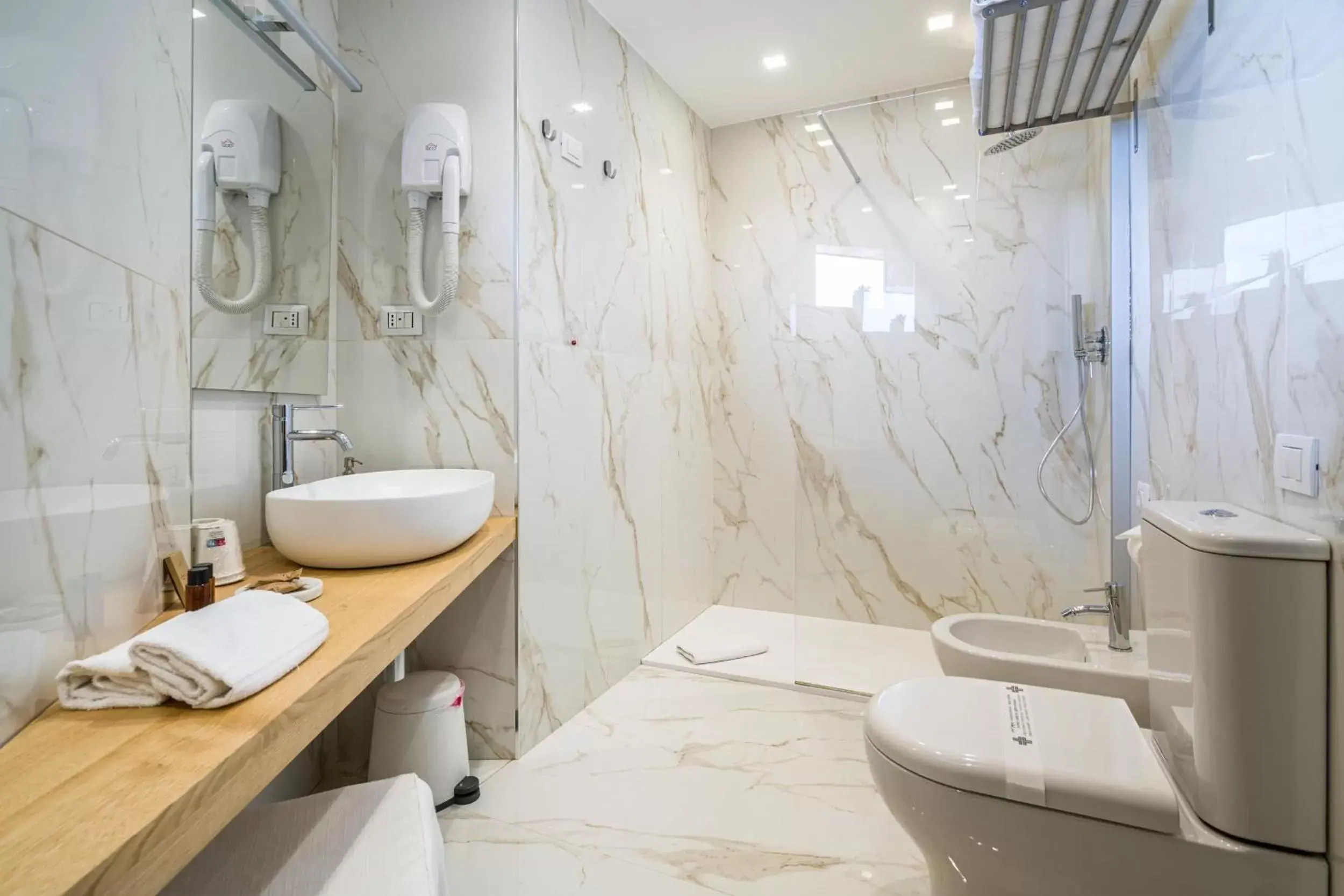 Shower, Bathroom in Taormina Palace Hotel