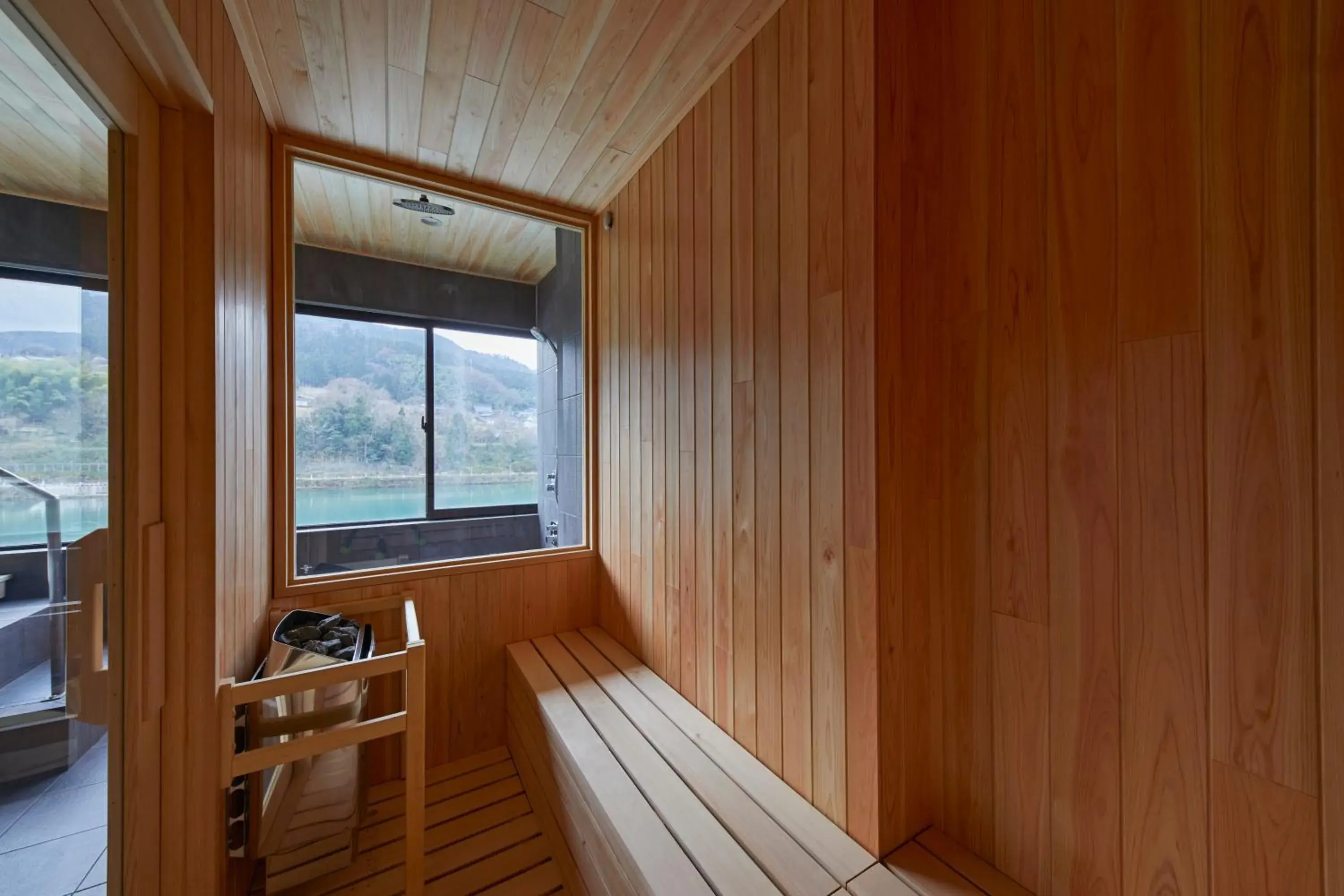 Sauna in River Retreat Garaku