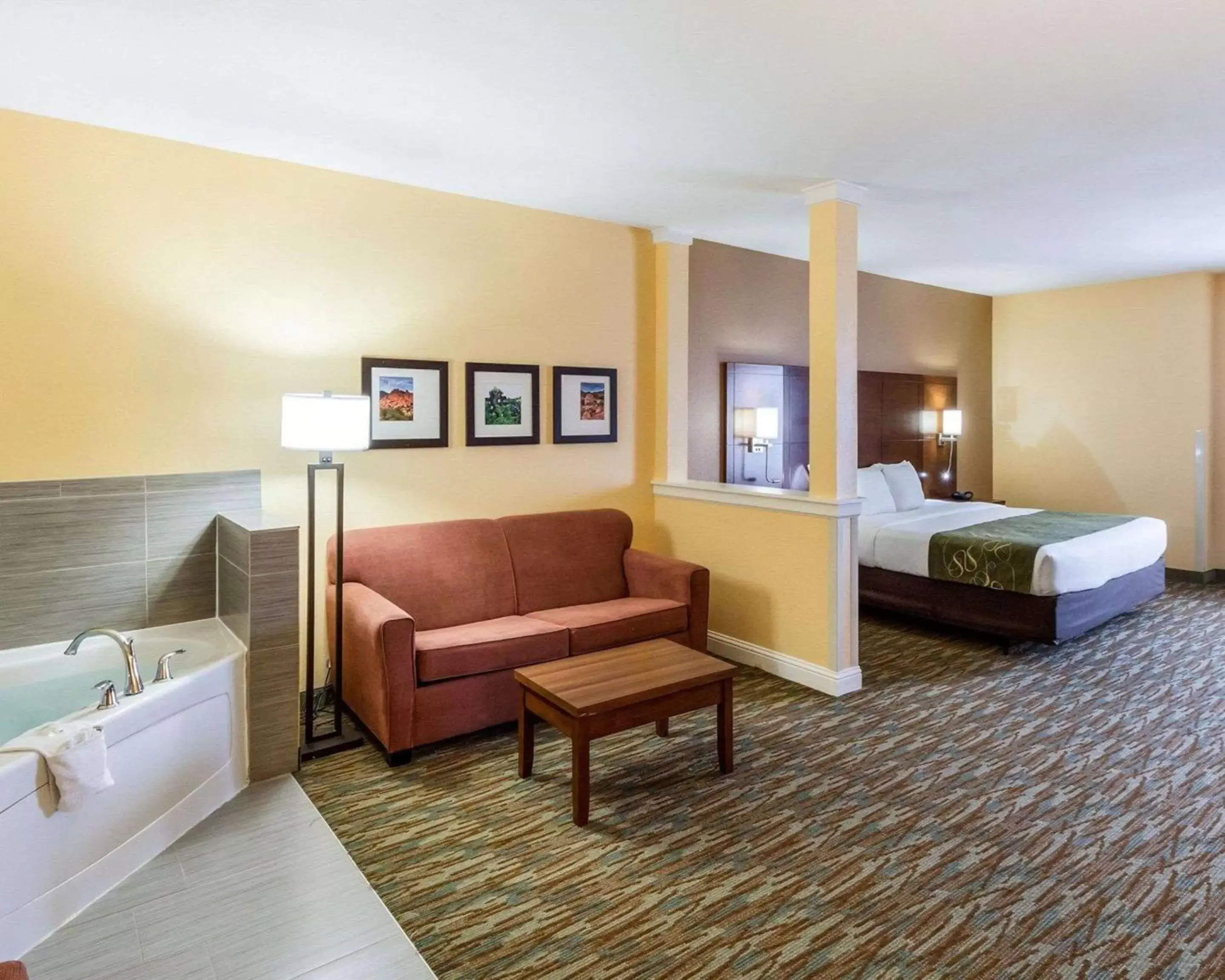 Photo of the whole room, Bed in Comfort Suites Cotulla near I-35 Photo of the whole room, Bed in Comfort Suites Cotulla near I-35