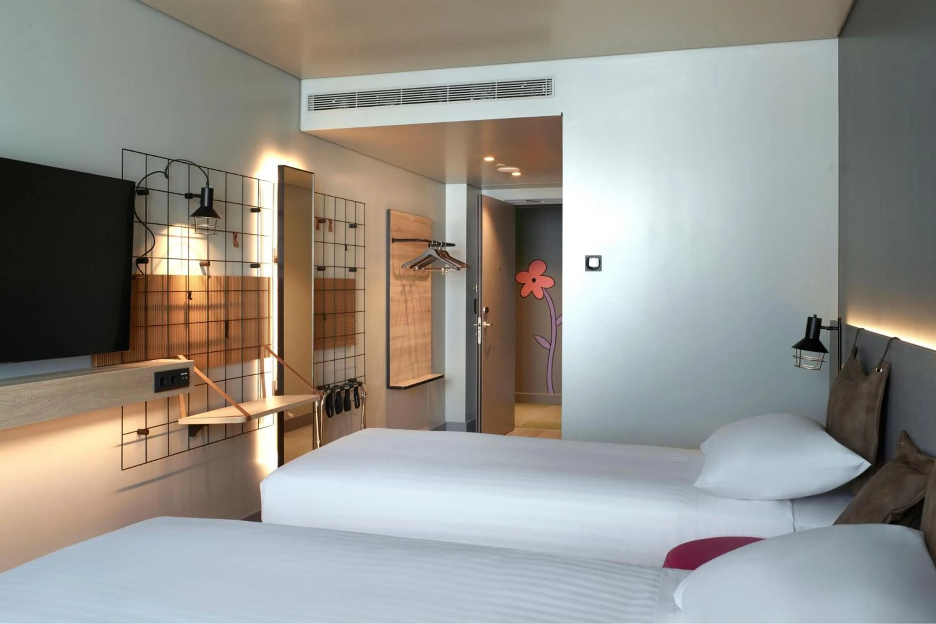 Photo of the whole room, Bed in Moxy Athens City