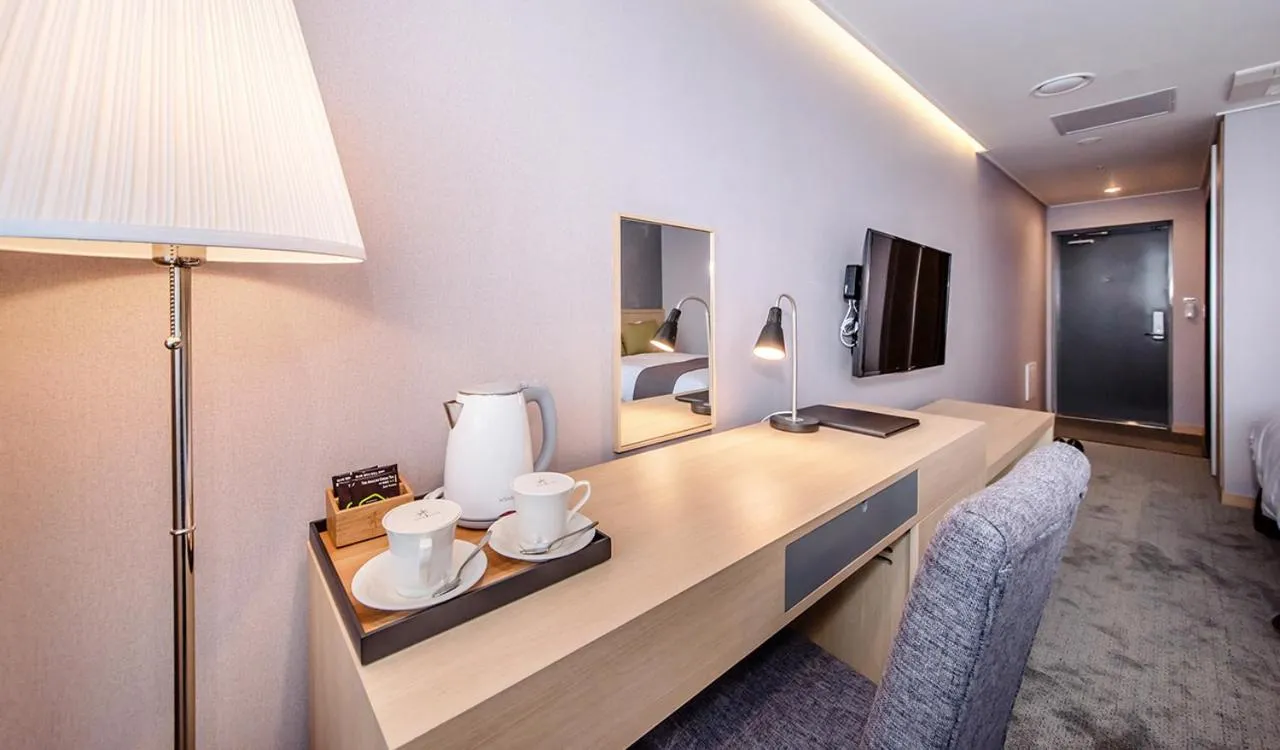 Bedroom, Bed in Hotel Shalom Jeju