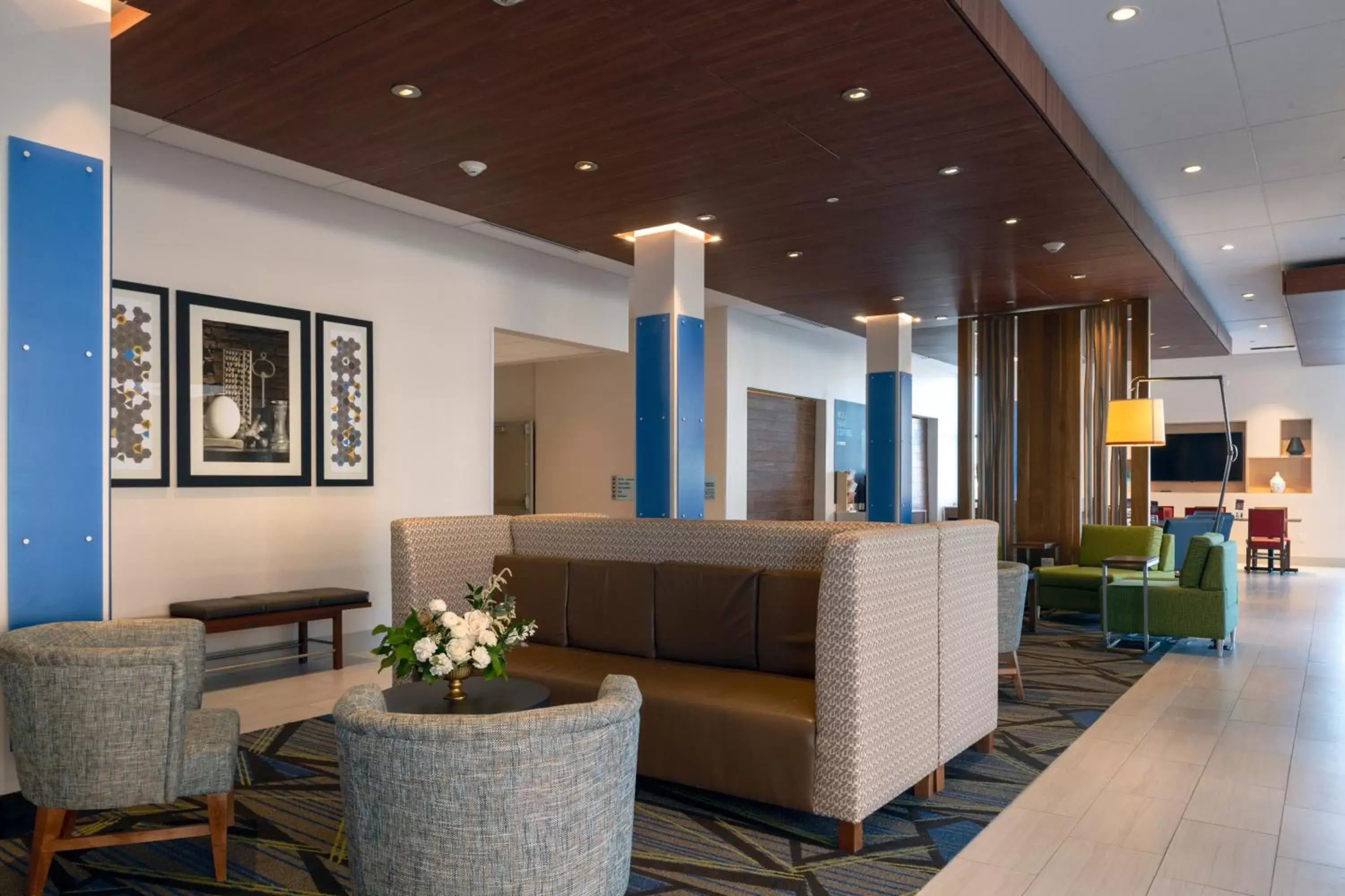 Lobby or reception, Lobby/Reception in Holiday Inn Express & Suites - Tulsa Downtown - Arts District, an IHG Hotel