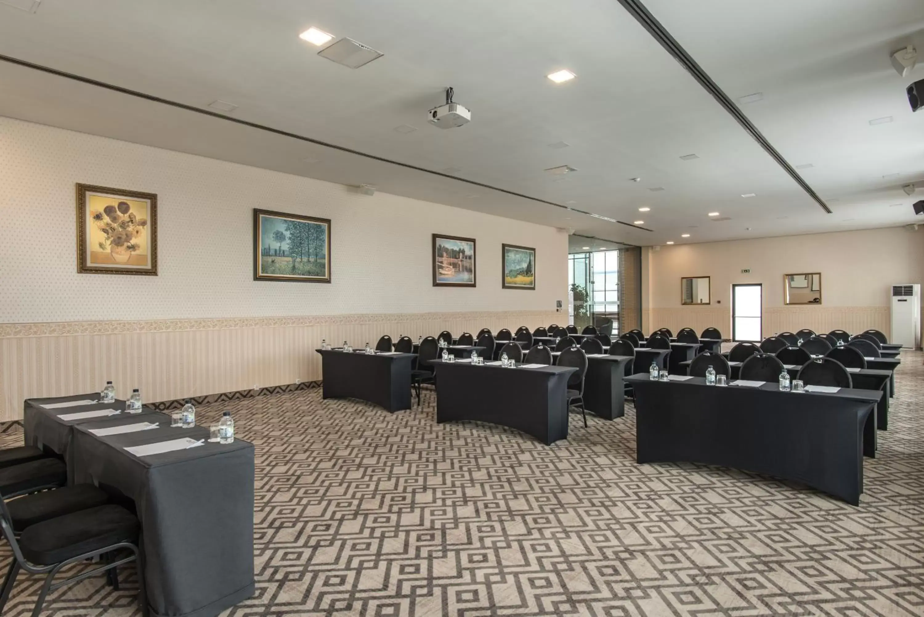 Meeting/conference room, Business Area/Conference Room in Expo Sofia Hotel - Free Arrival shuttle bus - Free Parking - Free Compliments - Free Wi-Fi