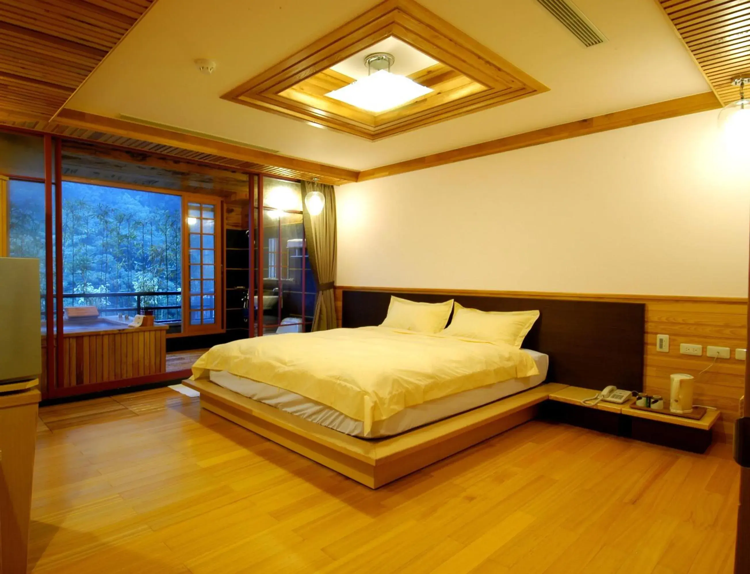 Bed in Fullmoon Spa