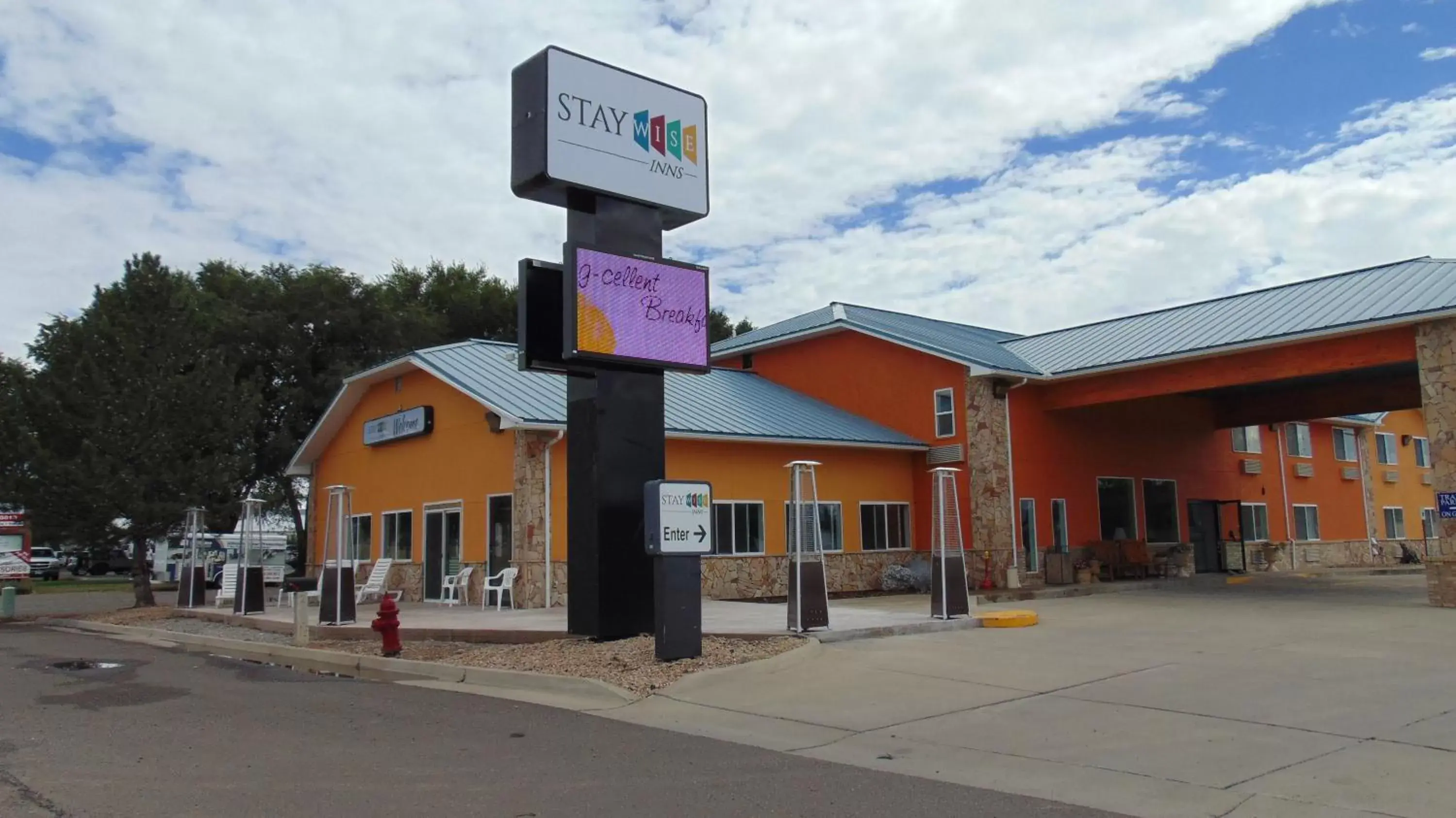 Street view, Property Building in Stay Wise Inns of Montrose