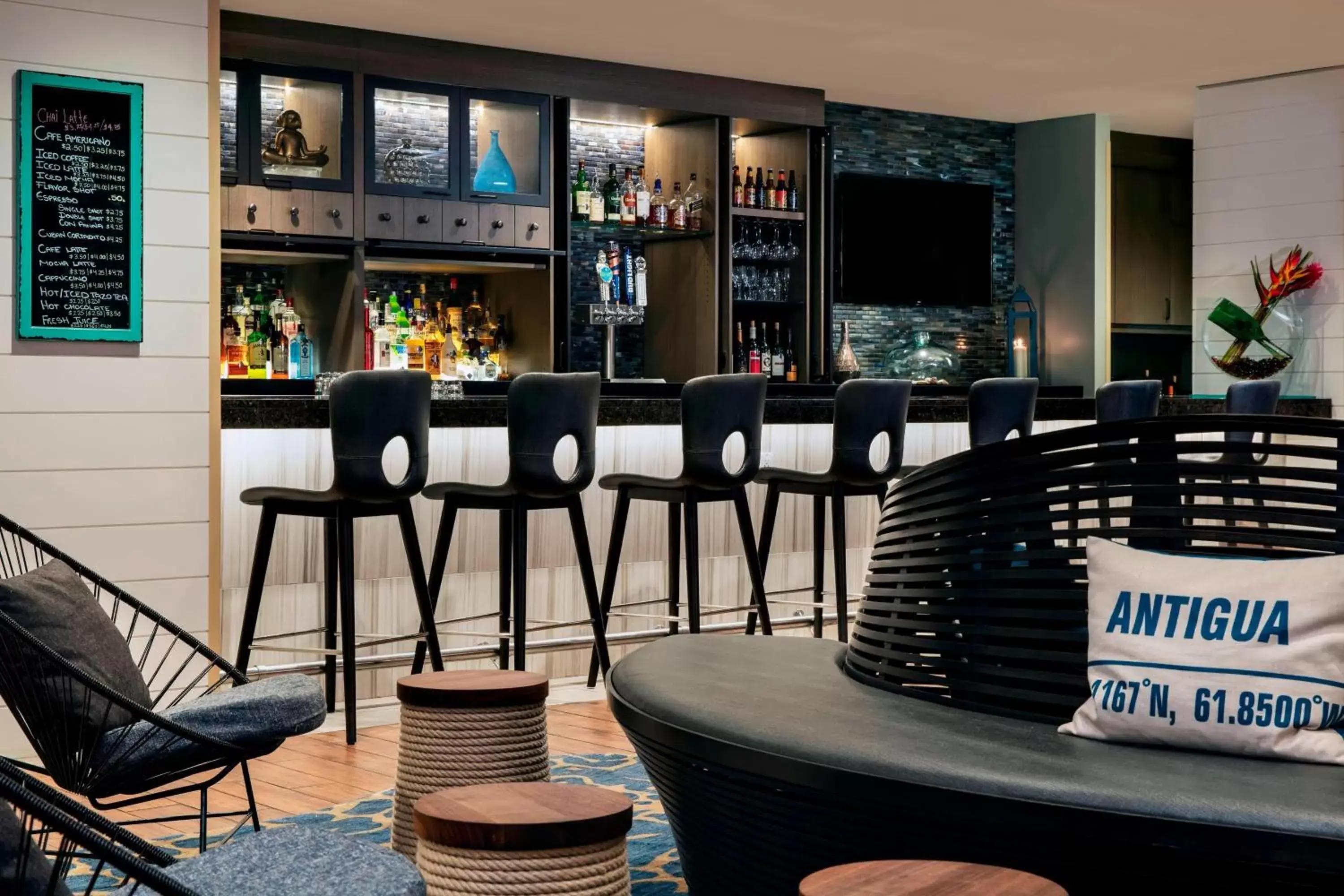 Lounge or bar, Lounge/Bar in Renaissance Fort Lauderdale Cruise Port Hotel