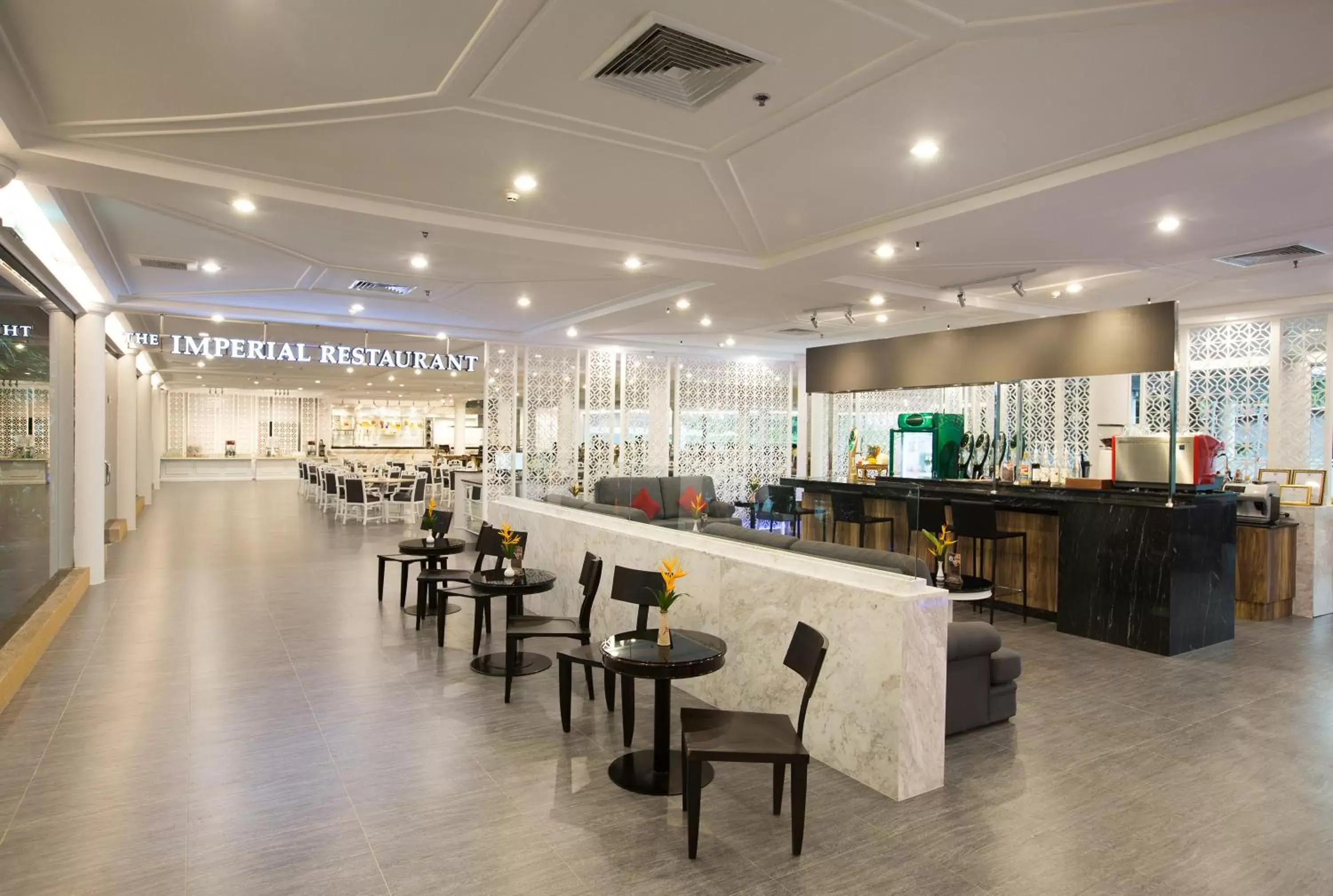 Lounge or bar, Restaurant/Places to Eat in The Imperial Hotel & Convention Centre Phitsanulok