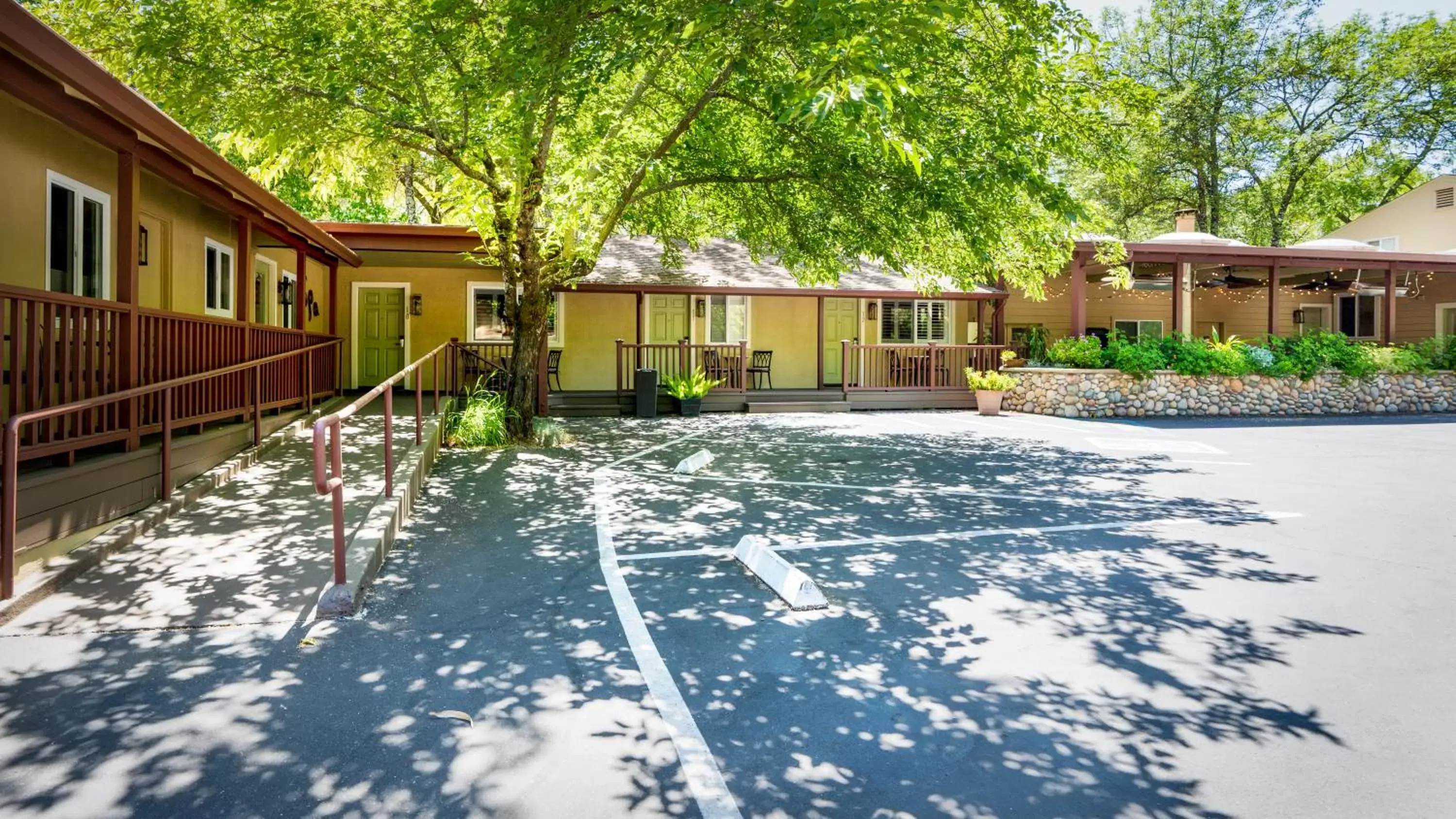 Property building, Swimming Pool in The Inn on Pine