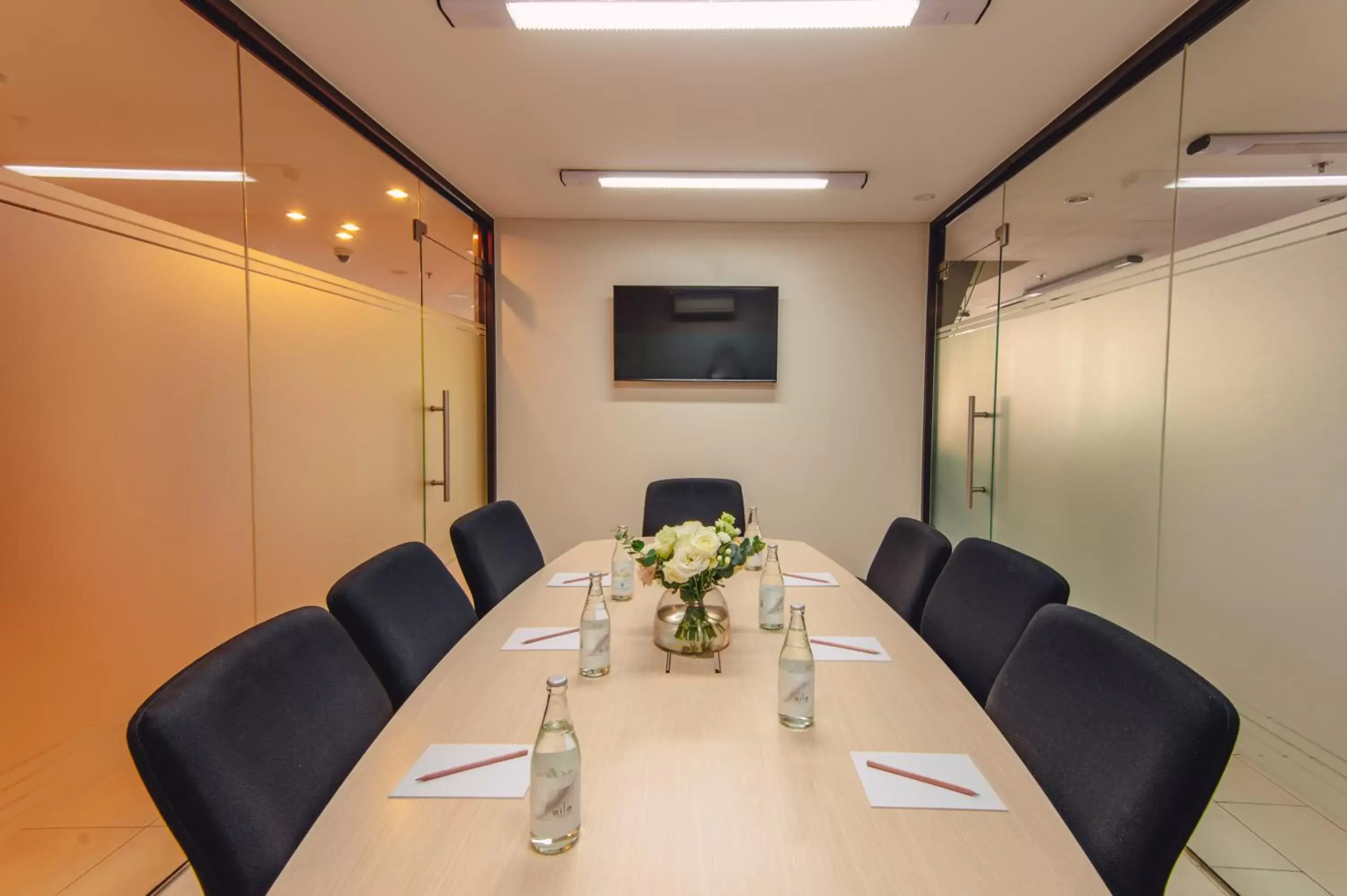 Meeting/conference room in SILA Urban Living