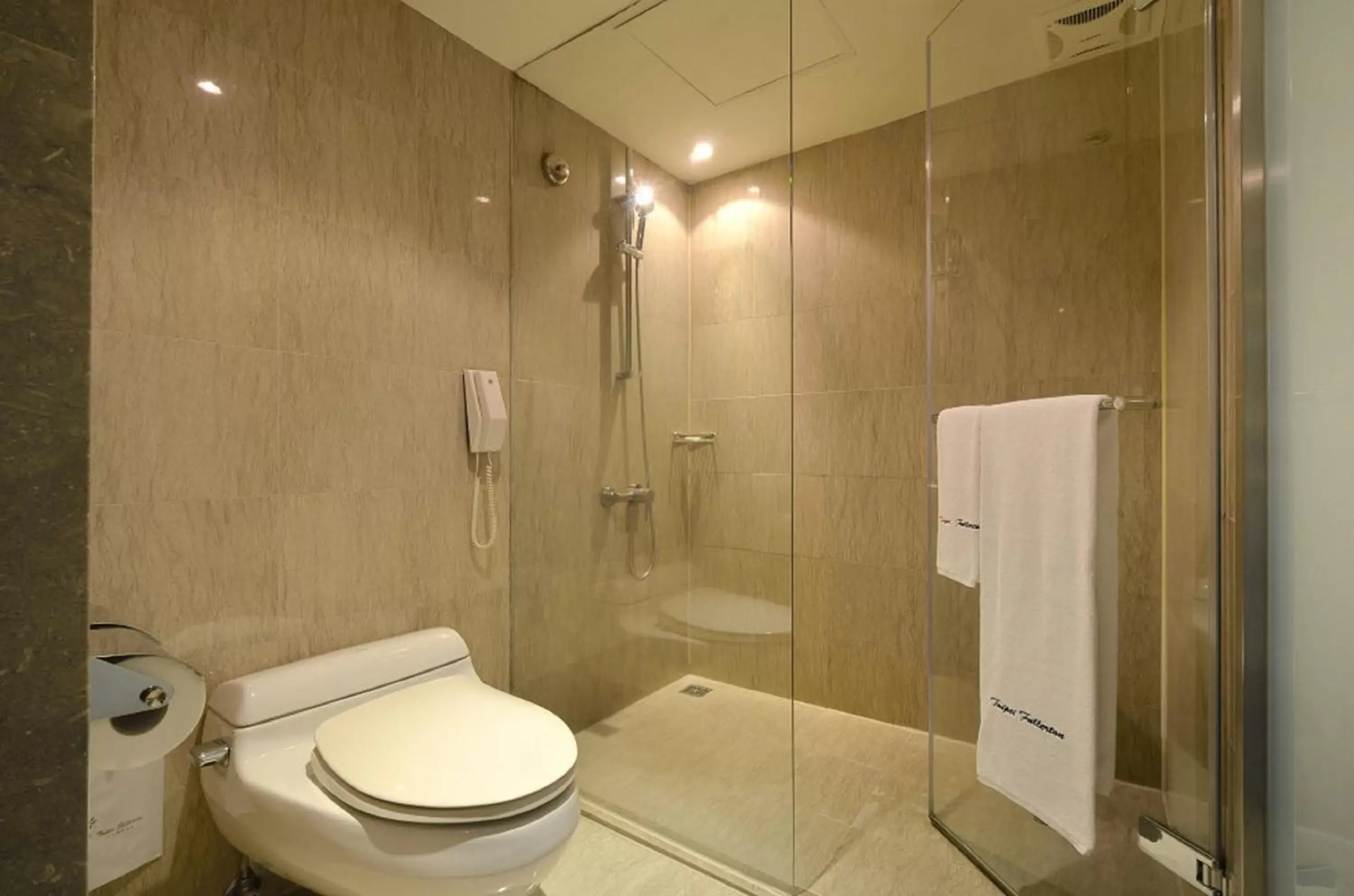 Bathroom in Taipei Fullerton Hotel - South