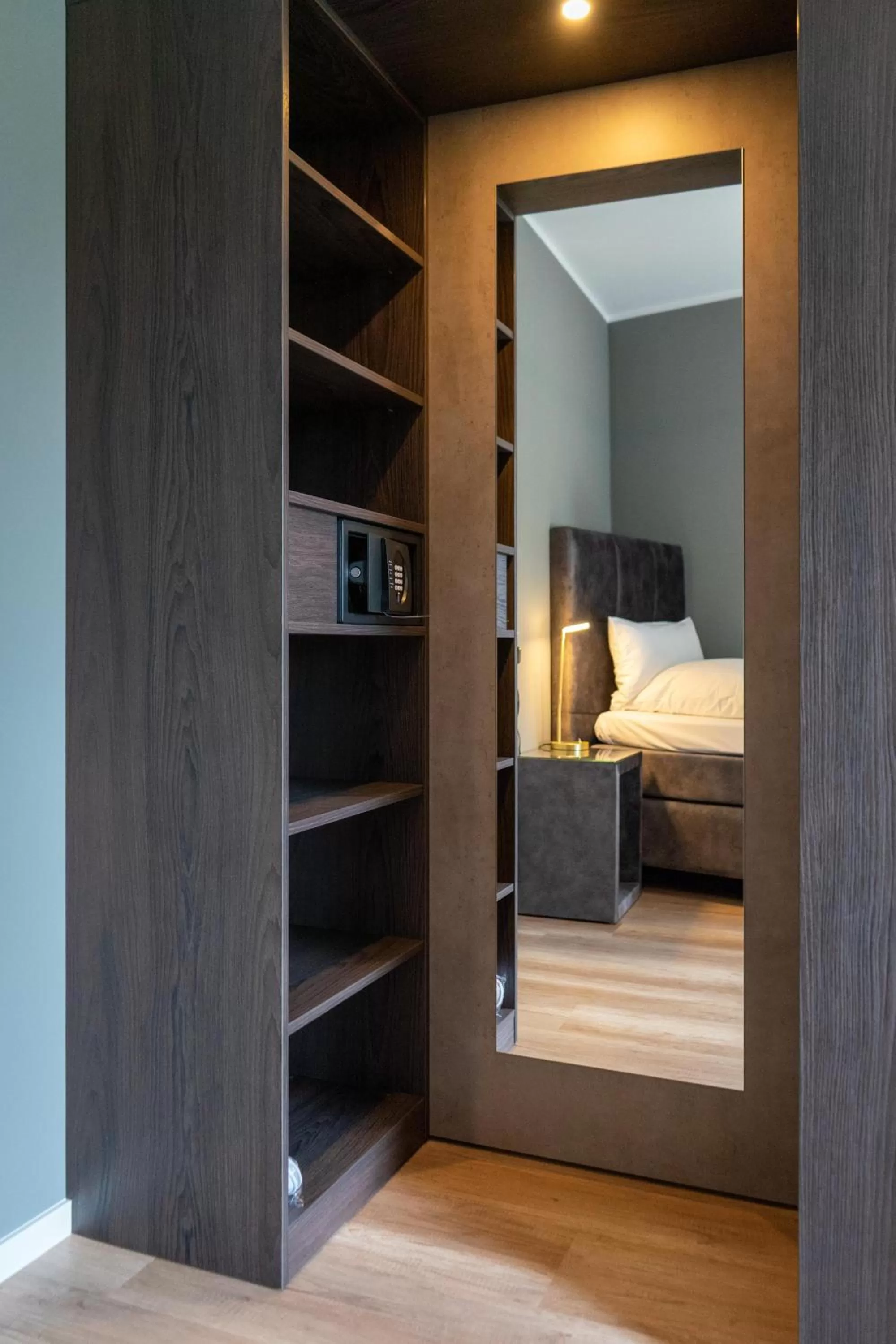 Bathroom, Bed in Motel24