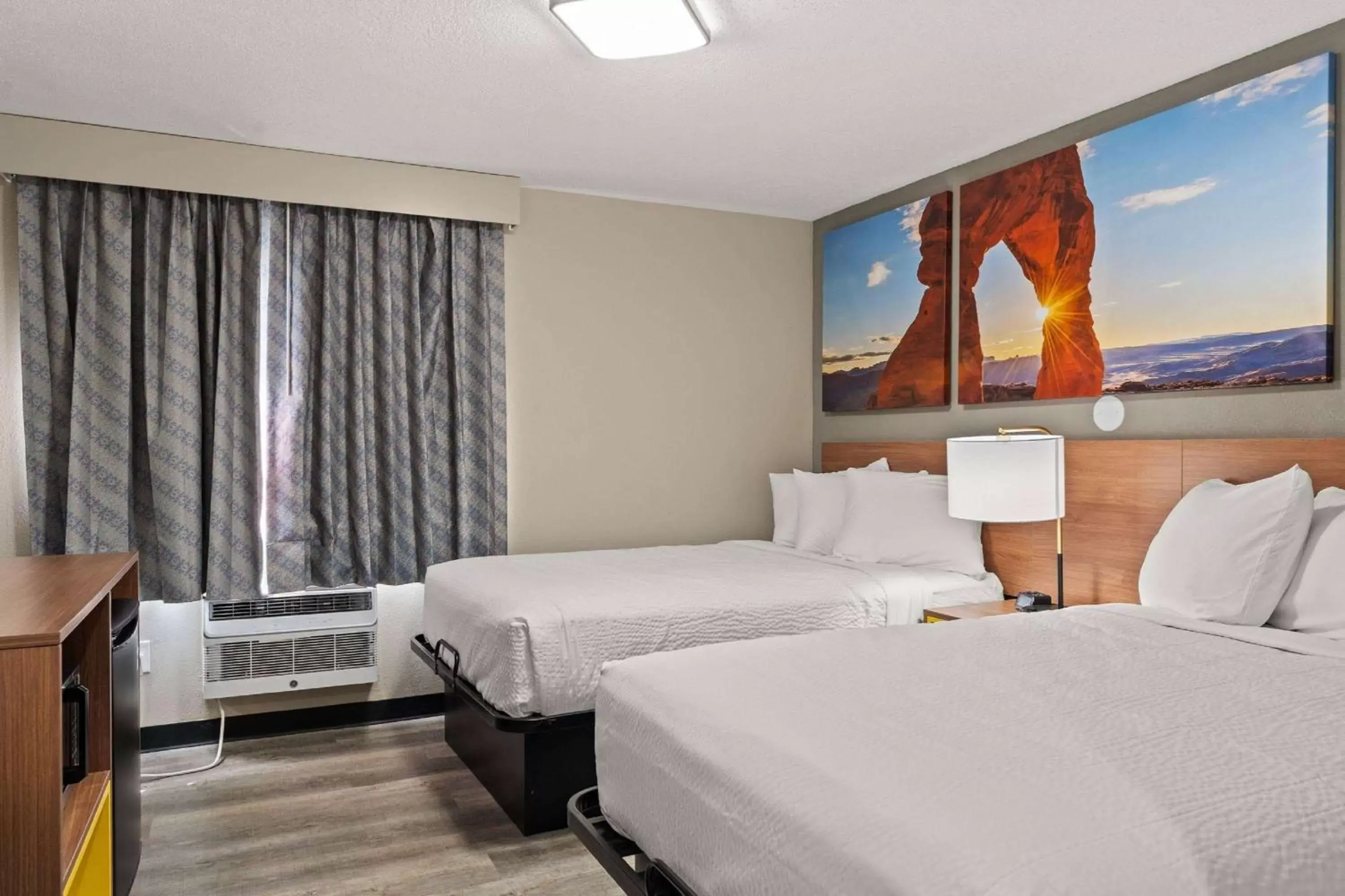 Photo of the whole room, Bed in Days Inn by Wyndham Albuquerque I-25
