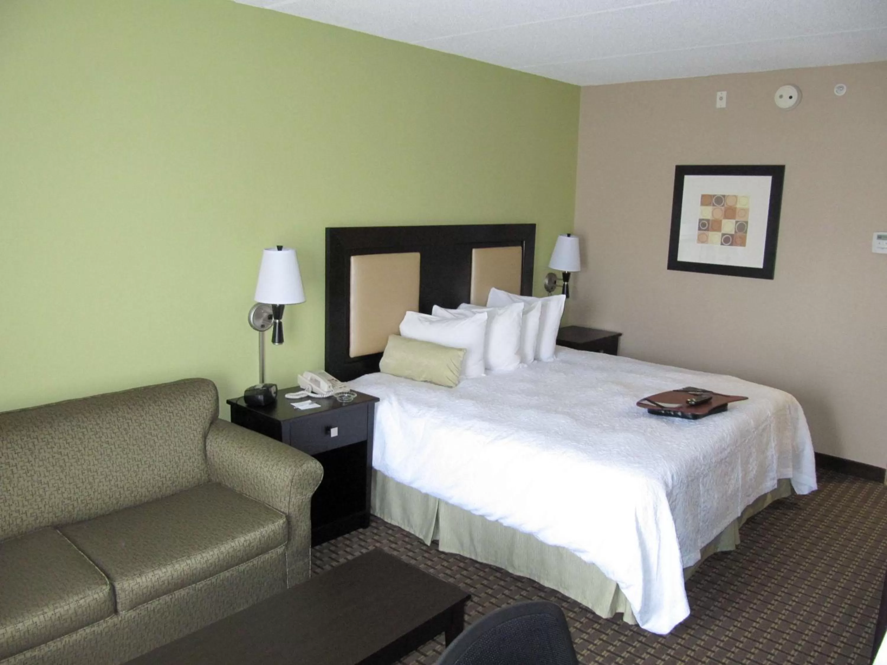 Living room, Bed in Hampton Inn Lindale/Tyler