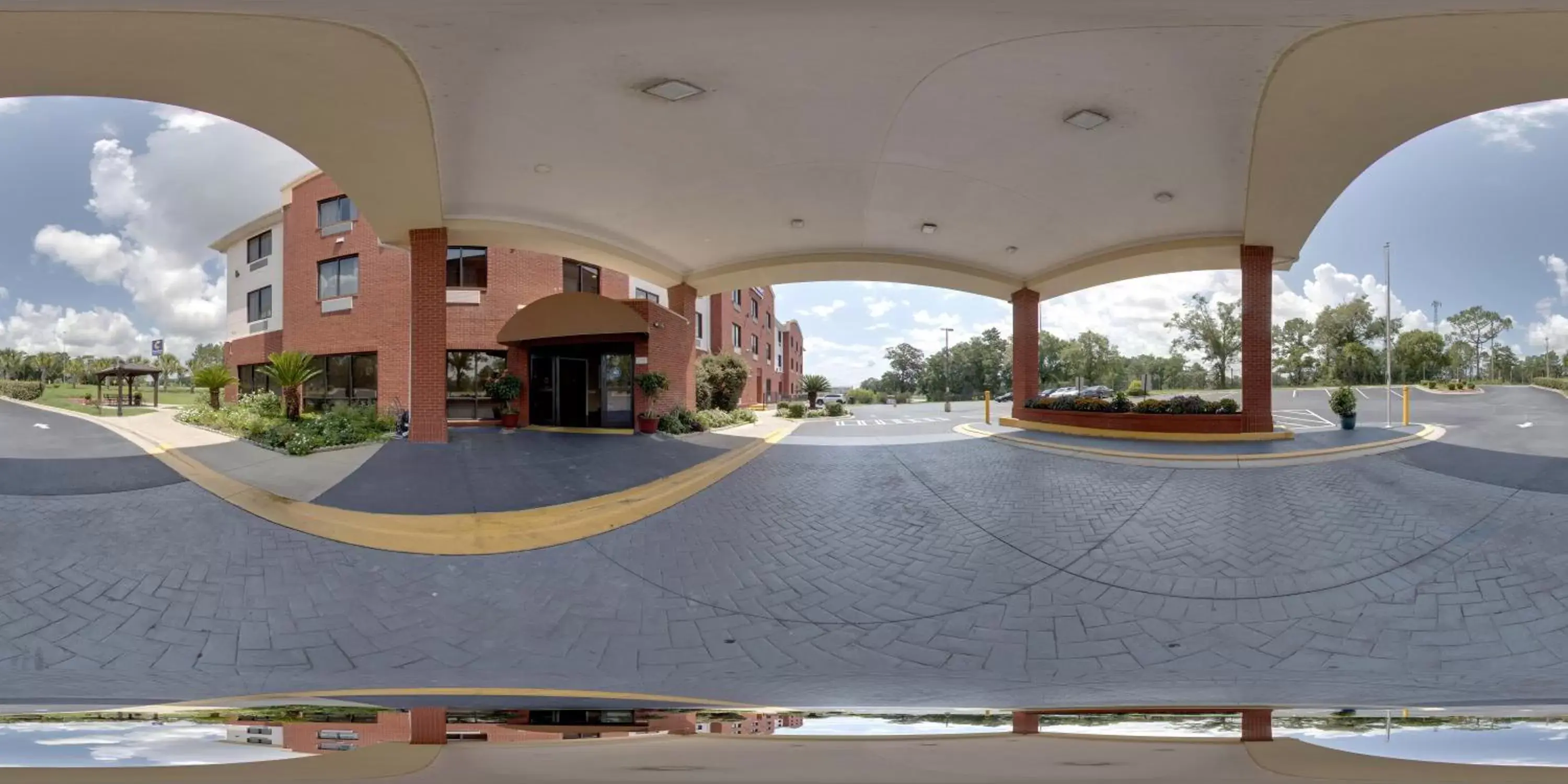 Street view in Comfort Inn & Suites Midway - Tallahassee West