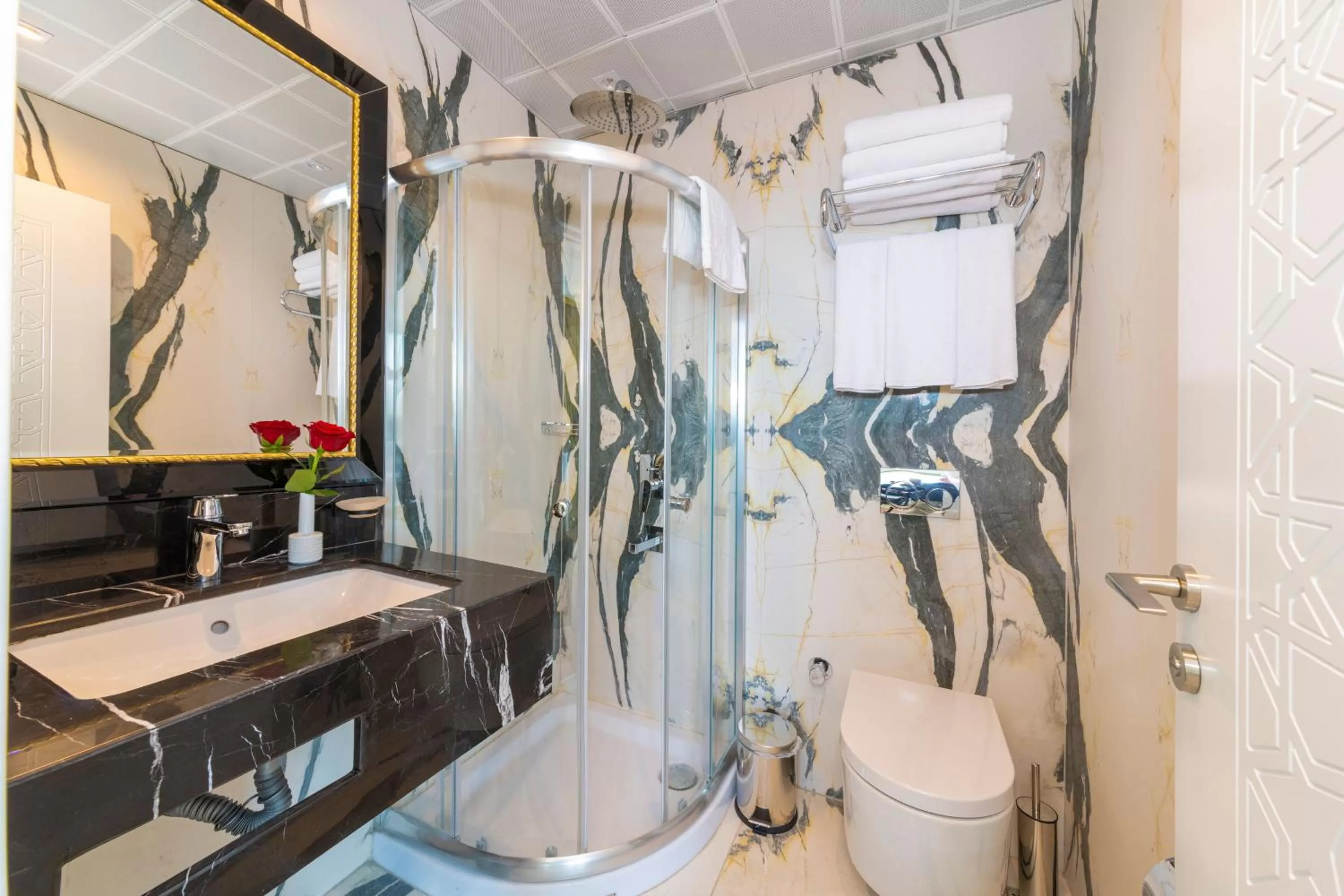 Bathroom in Eastanbul Suites