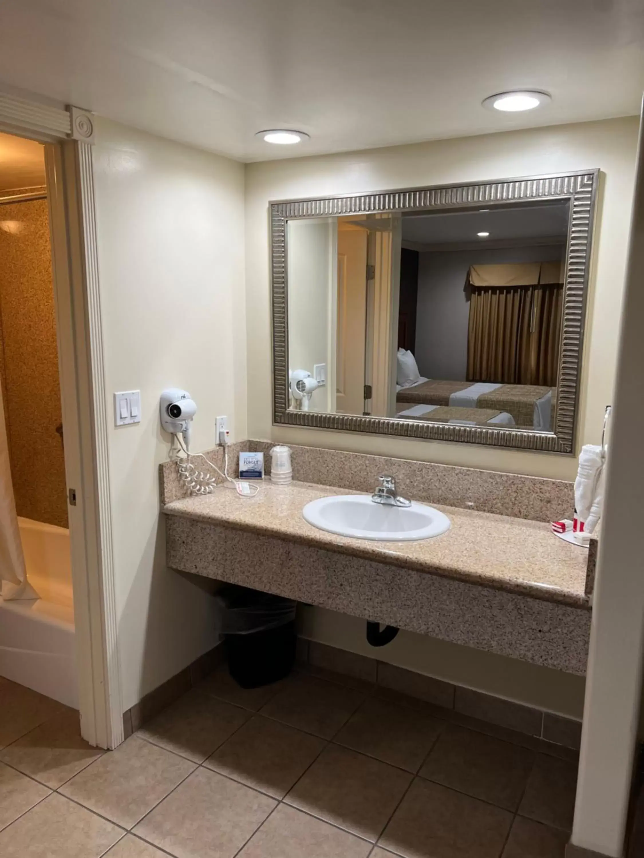 Bathroom in Travelodge by Wyndham Brea