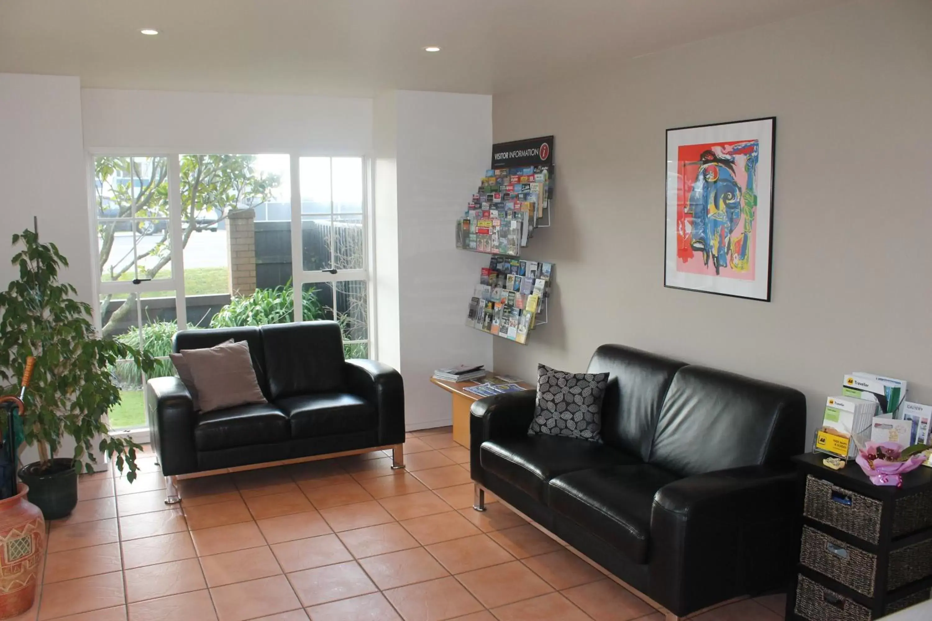 Lobby or reception, Seating Area in Alpine Rose Motel