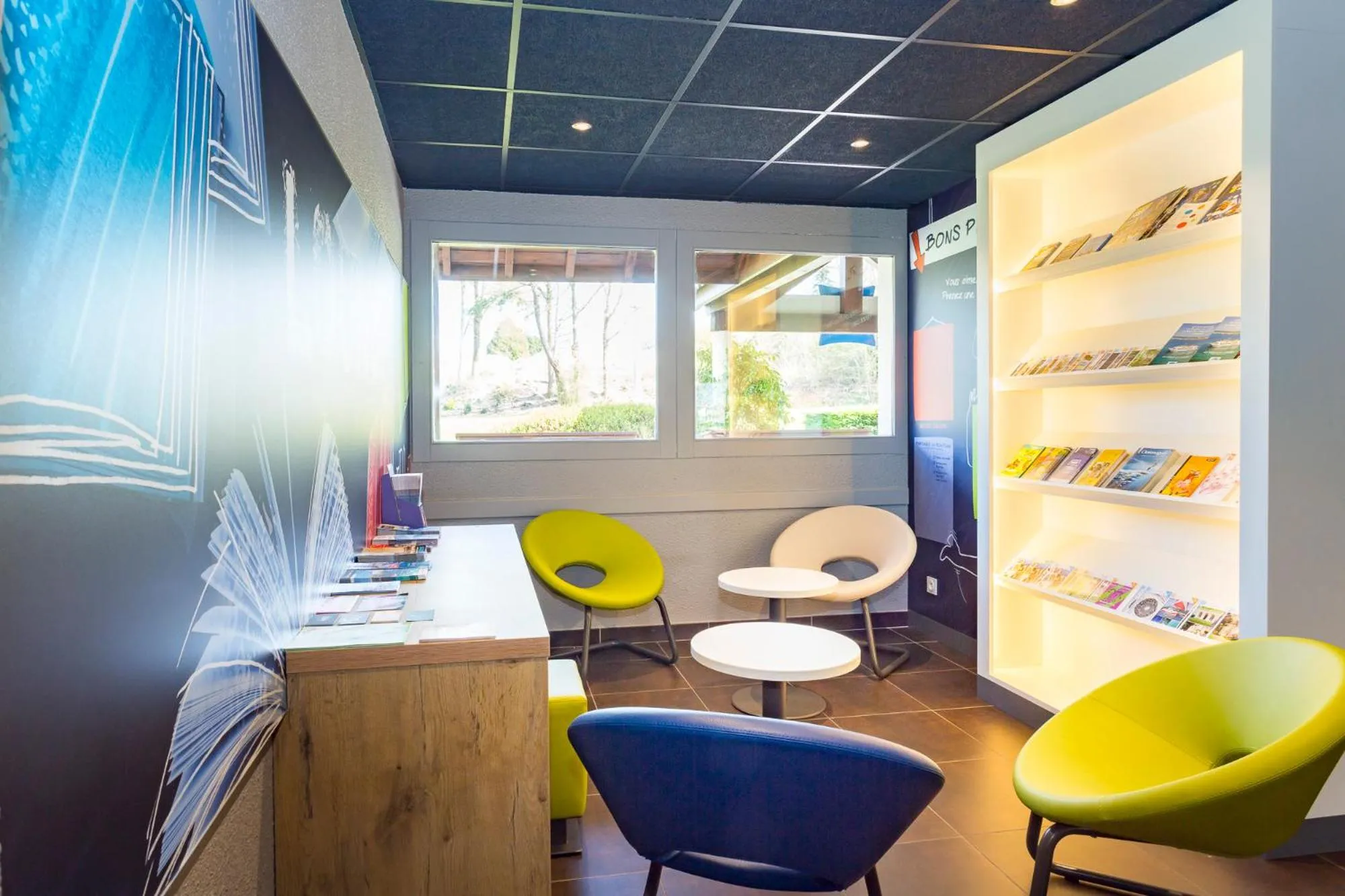 Communal lounge/ TV room in ibis budget Quimper