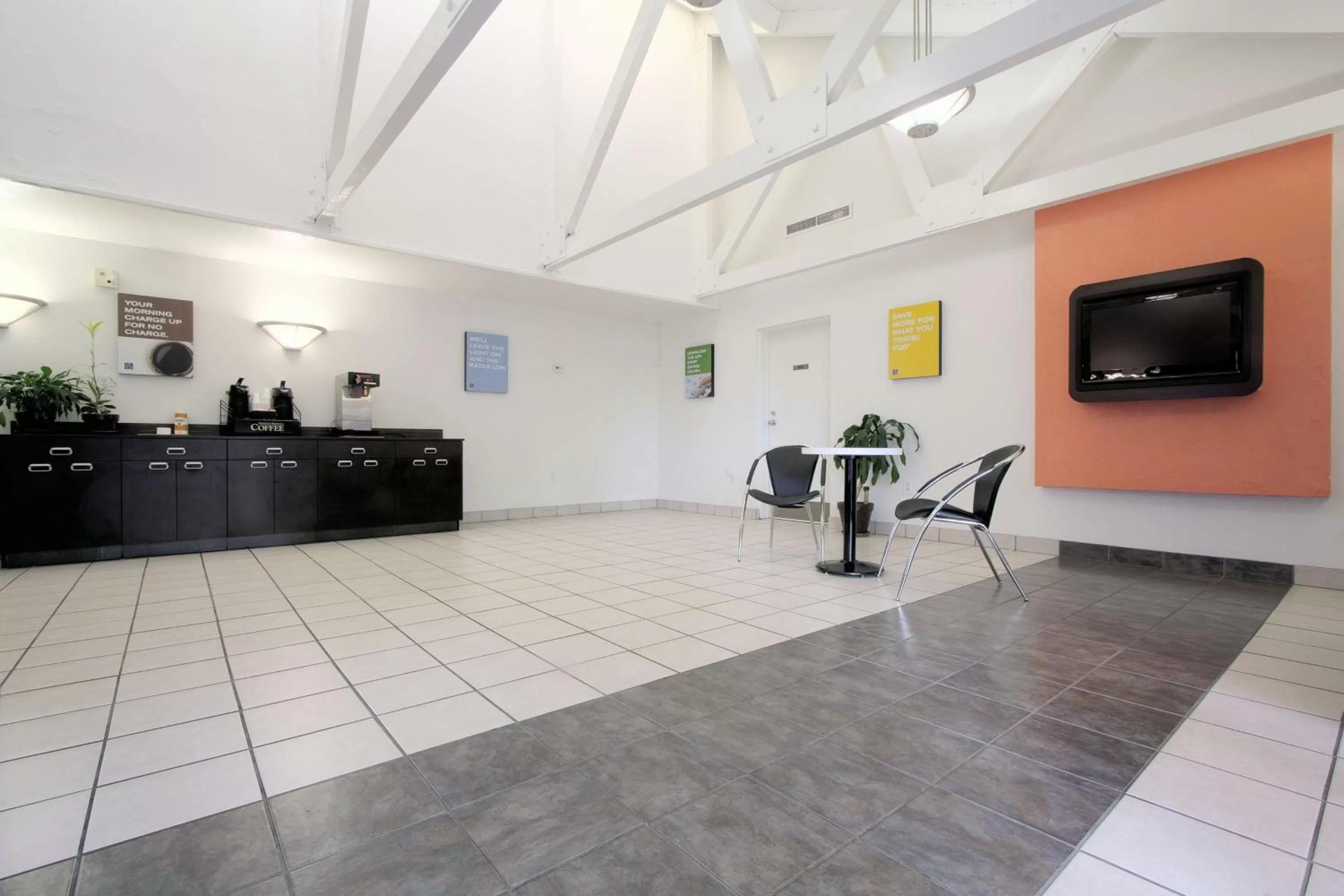 TV and multimedia in Motel 6-Piscataway, NJ