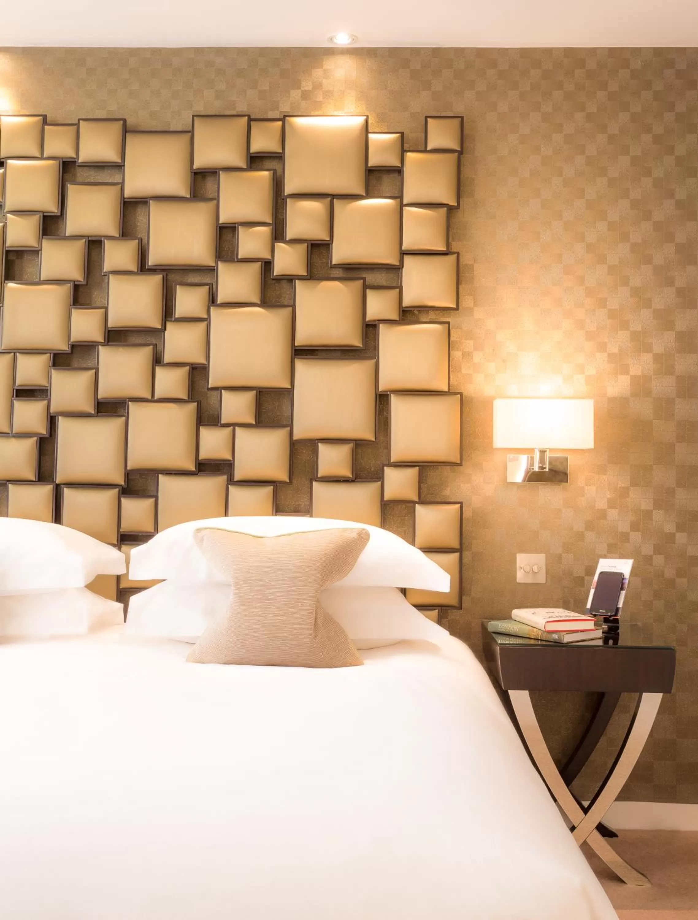 Bedroom, Bed in Ten Manchester Street Hotel