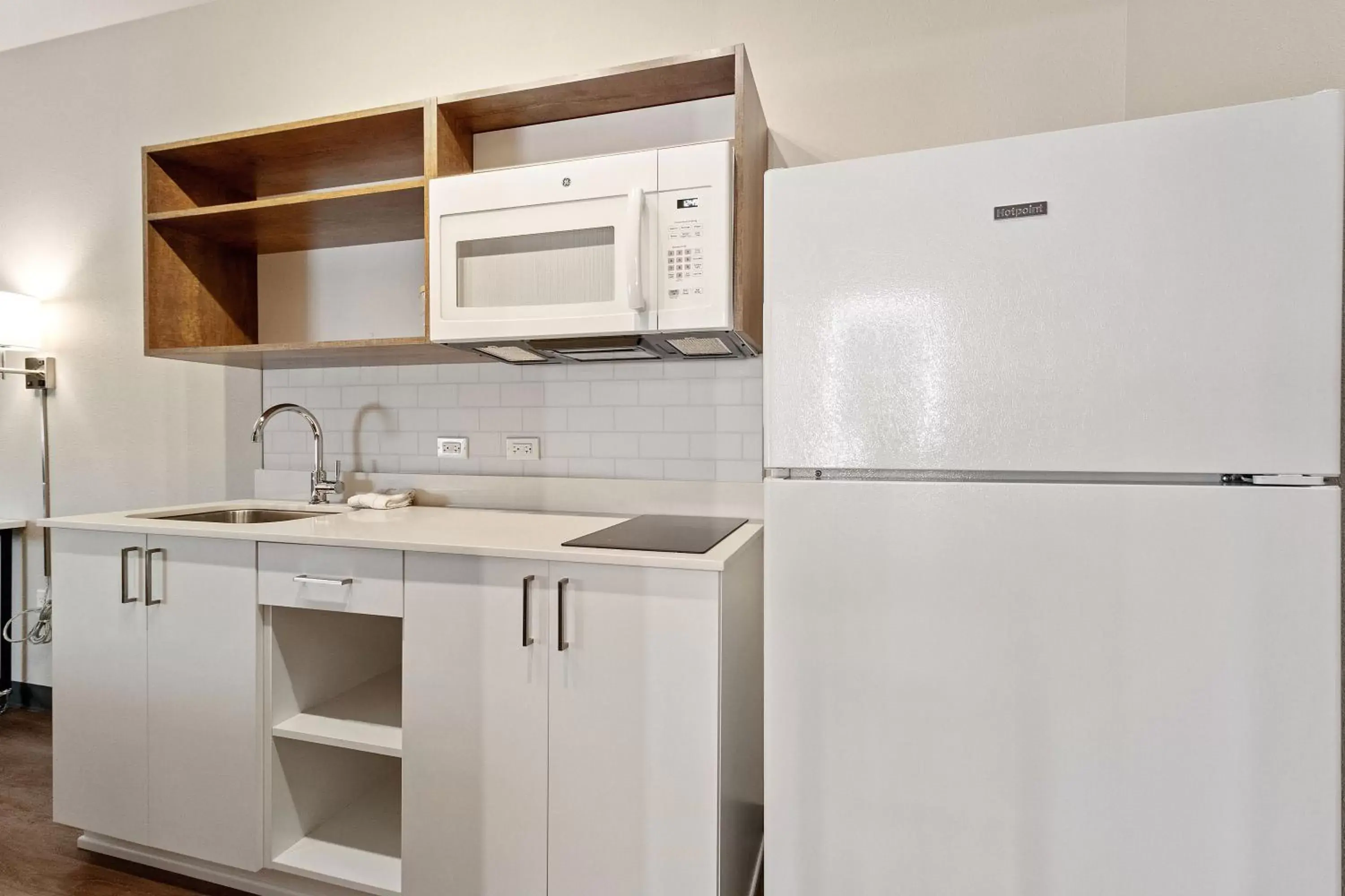 Kitchen or kitchenette, Kitchen/Kitchenette in Extended Stay America Premier Suites - Port Charlotte - I-75