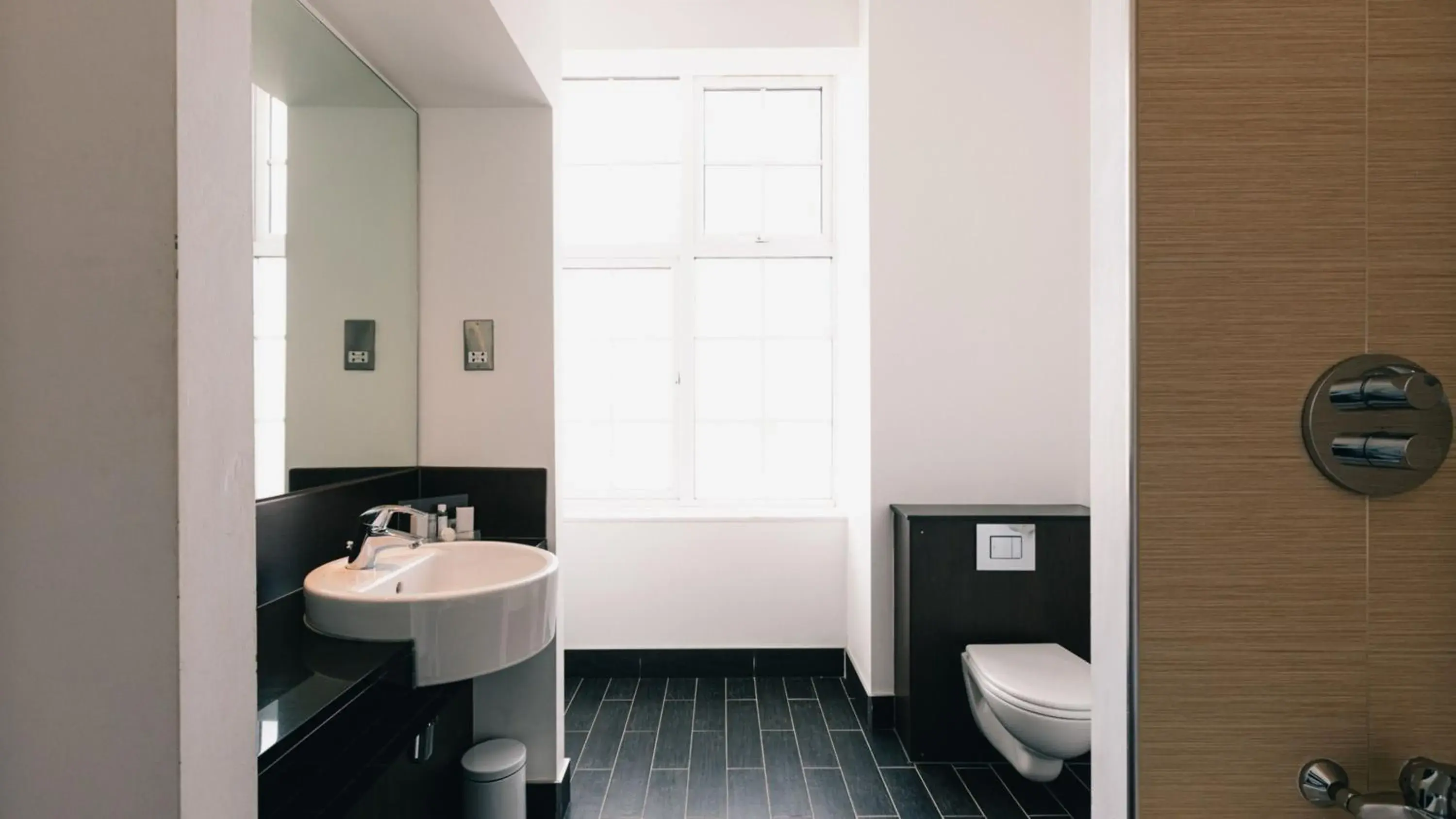 Bathroom in Holiday Inn Darlington-A1 Scotch Corner, an IHG Hotel
