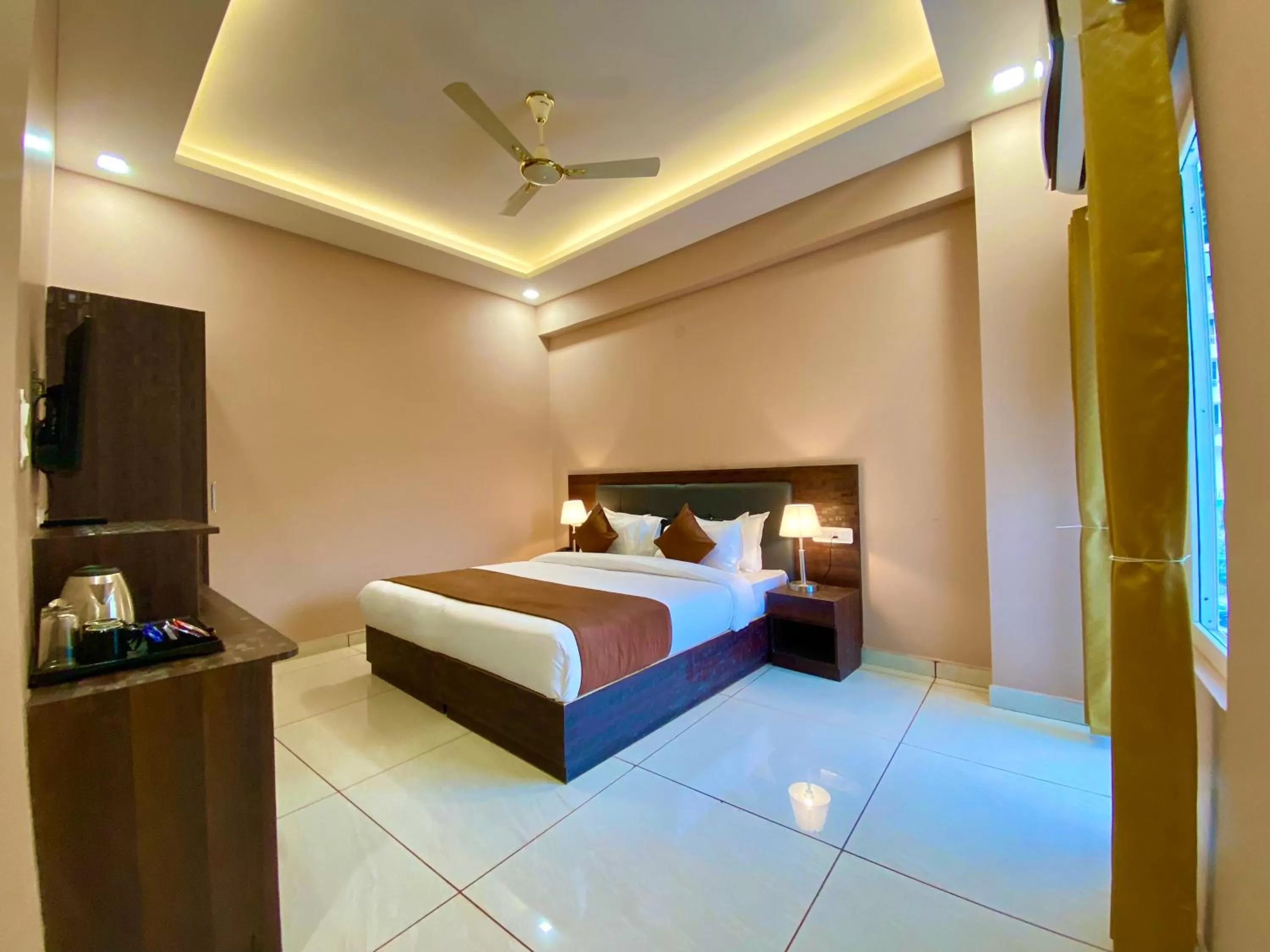 Bed in Hotel Shiv Inn Near Secret Waterfall