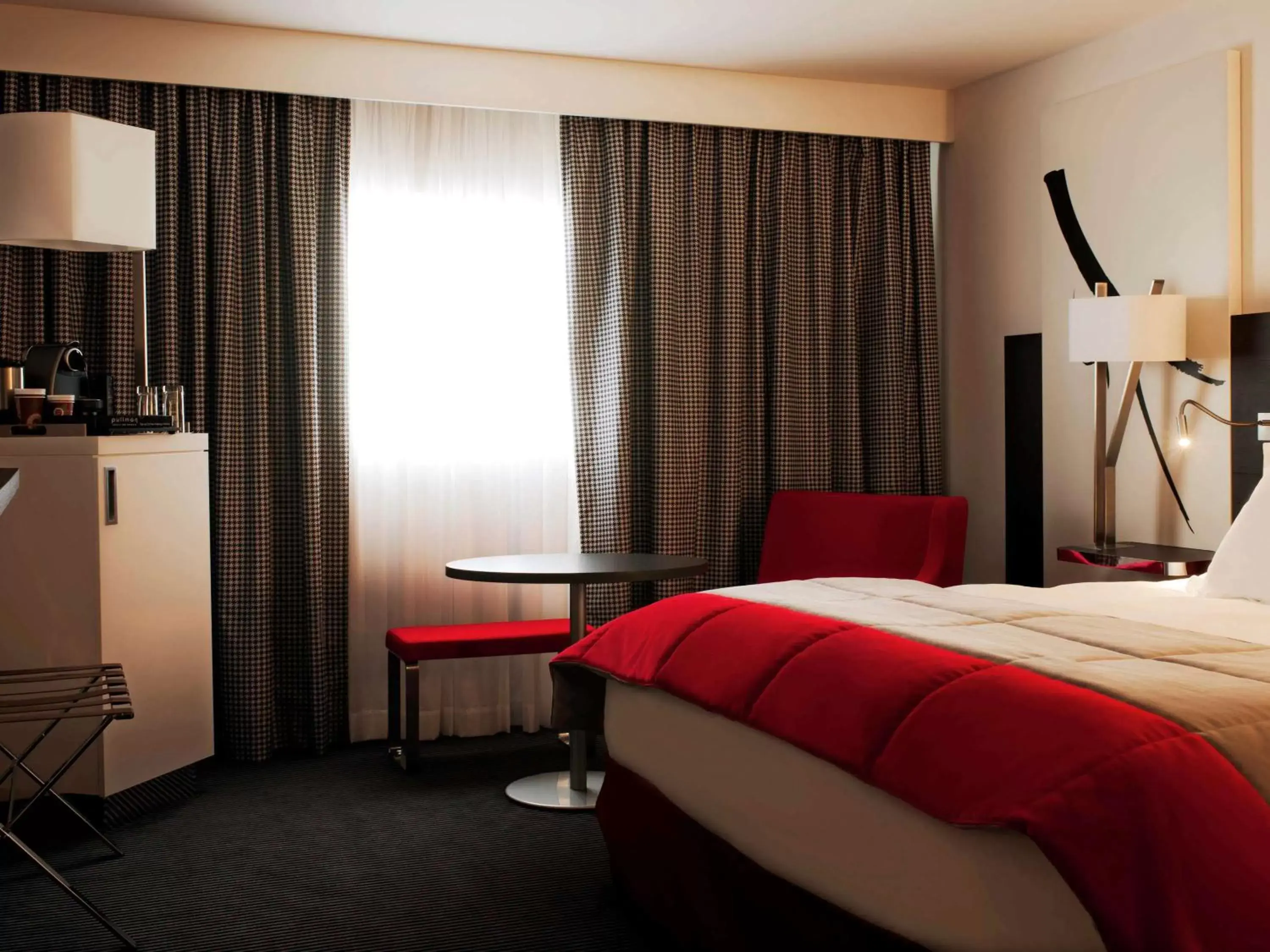 Photo of the whole room, Bed in Mercure Paris CDG Airport & Convention