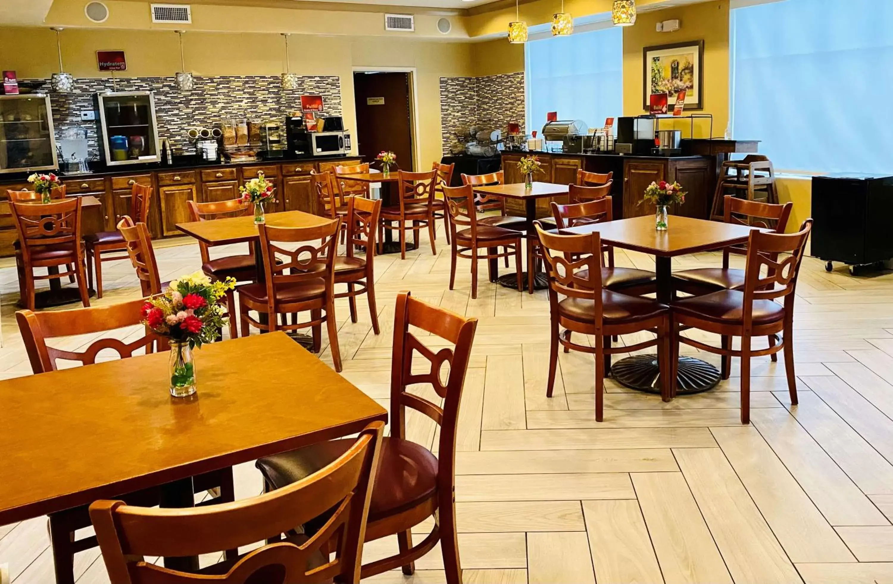 Breakfast, Restaurant/Places to Eat in Best Western PLUS Hannaford Inn & Suites