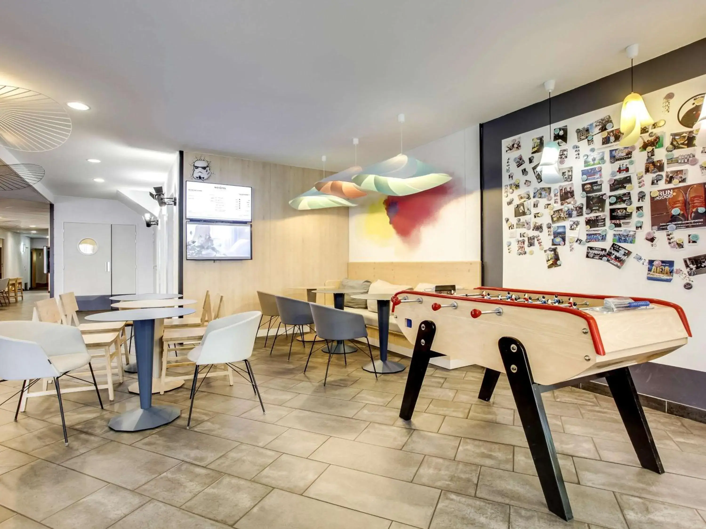 Lounge or bar in Novotel Suites Paris Stade de France
