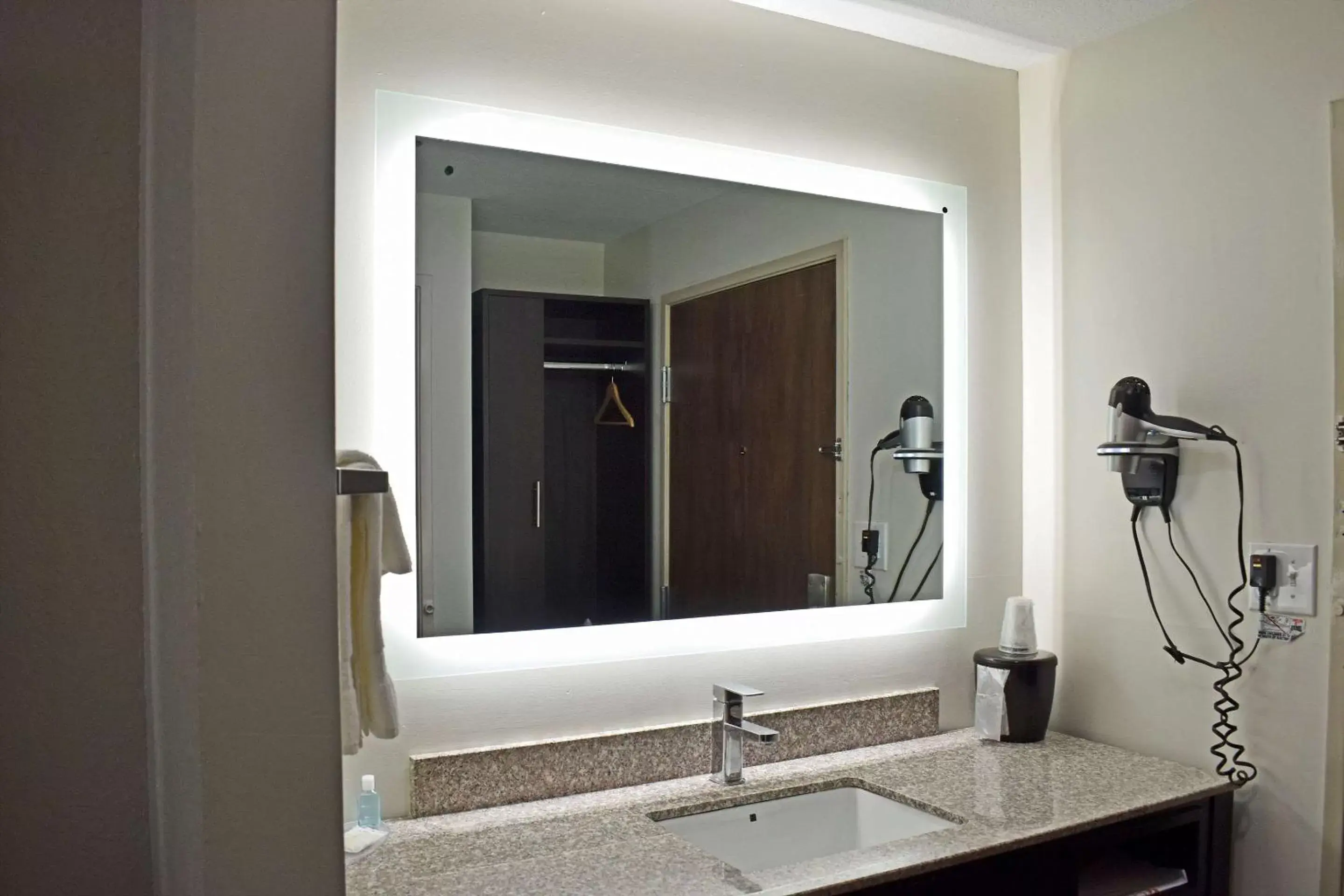 Bedroom, Bathroom in Sleep Inn & Suites West Knoxville