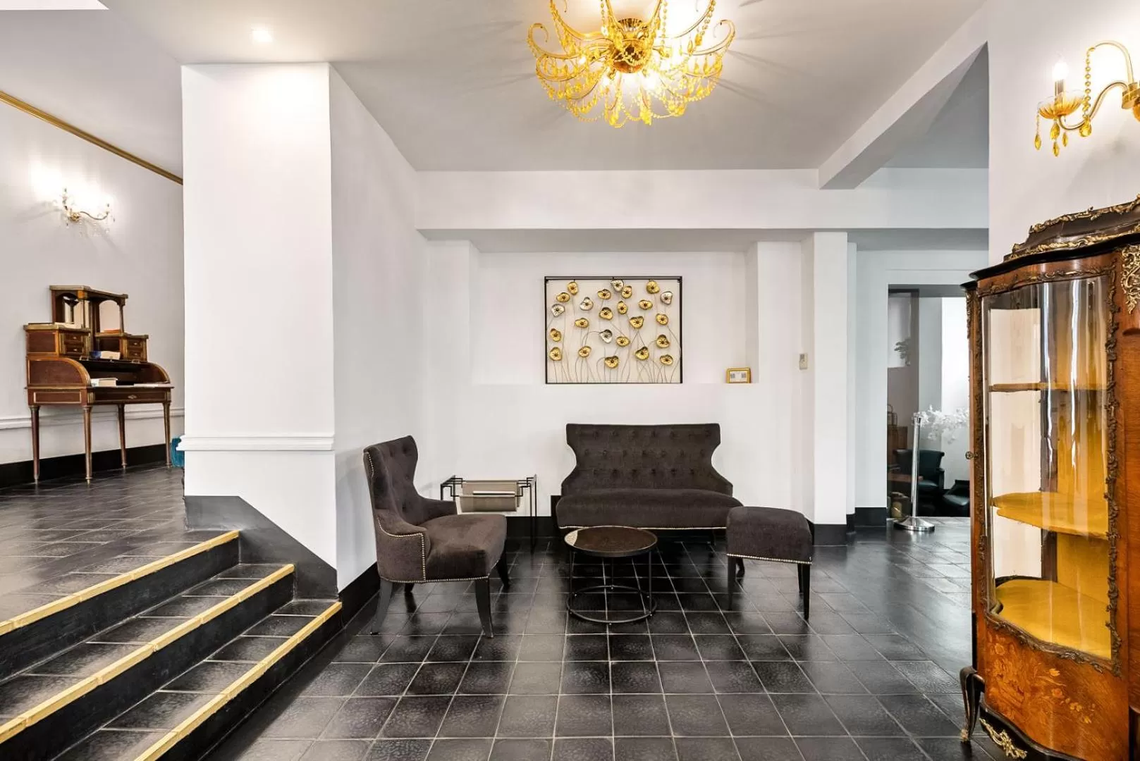 Property building in Hotel POZZO DI BORGO