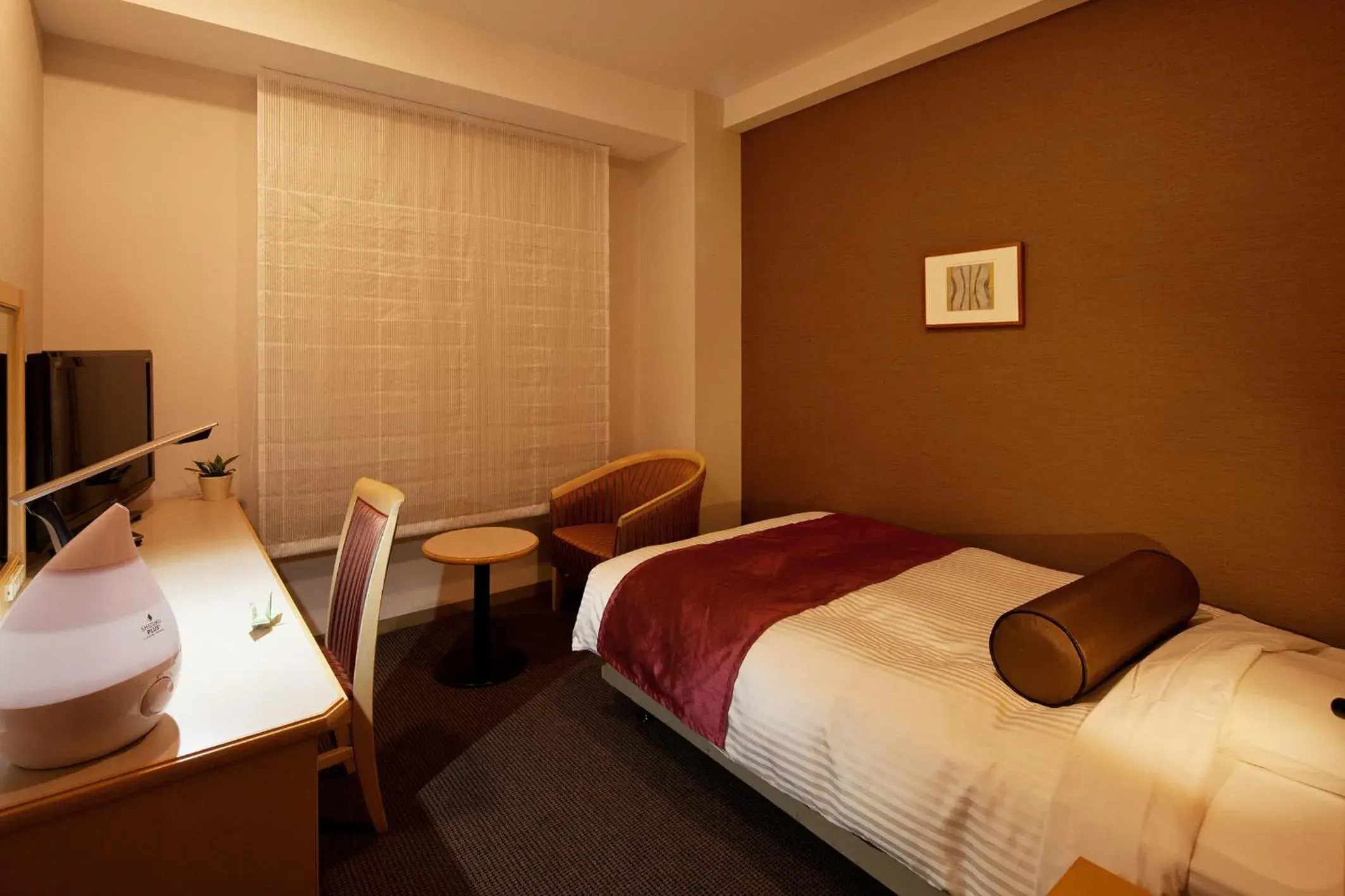 Photo of the whole room, Bed in Ueda Tokyu REI Hotel