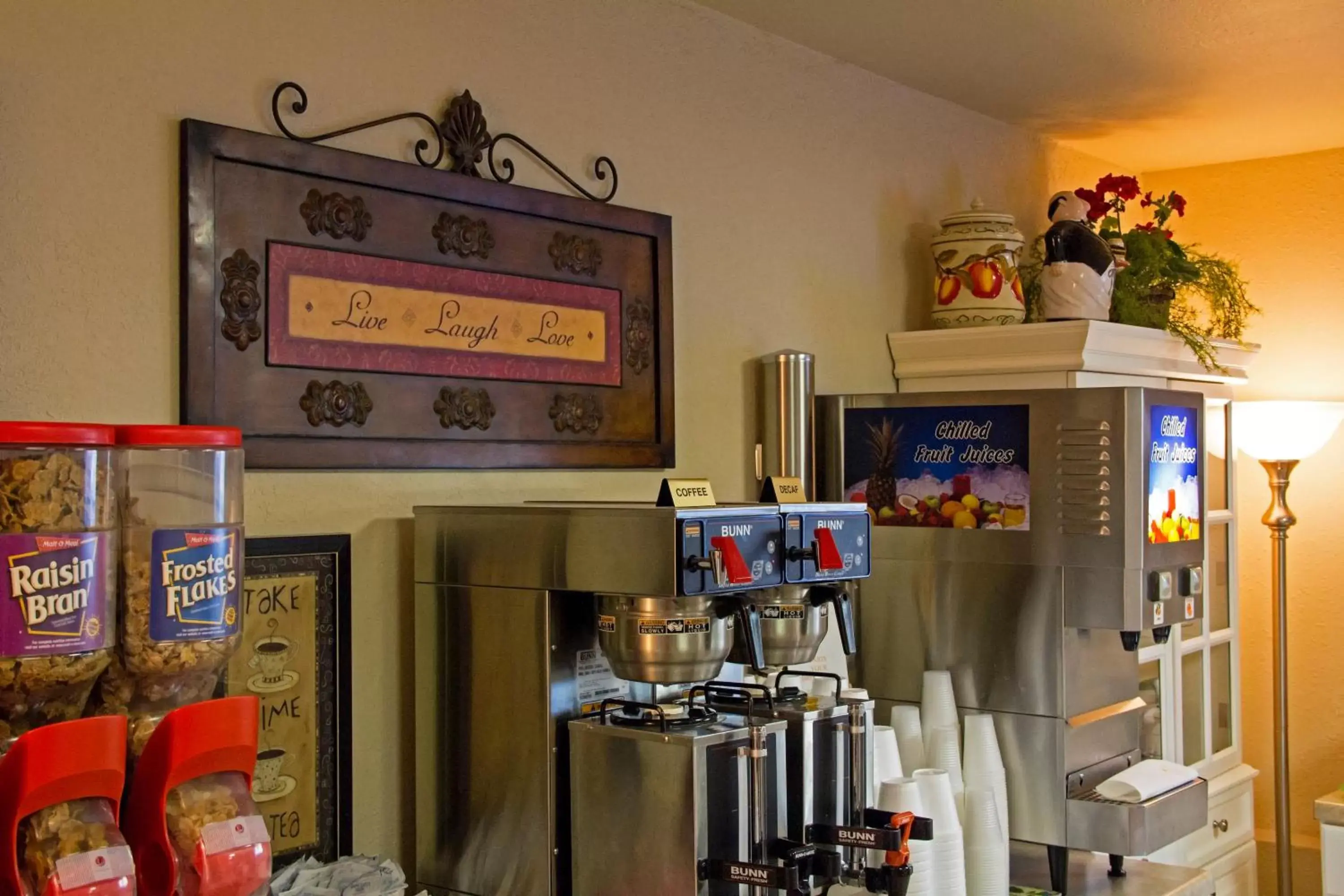 Restaurant/places to eat in All American Inn & Suites Branson Restaurant/places to eat in All American Inn & Suites Branson