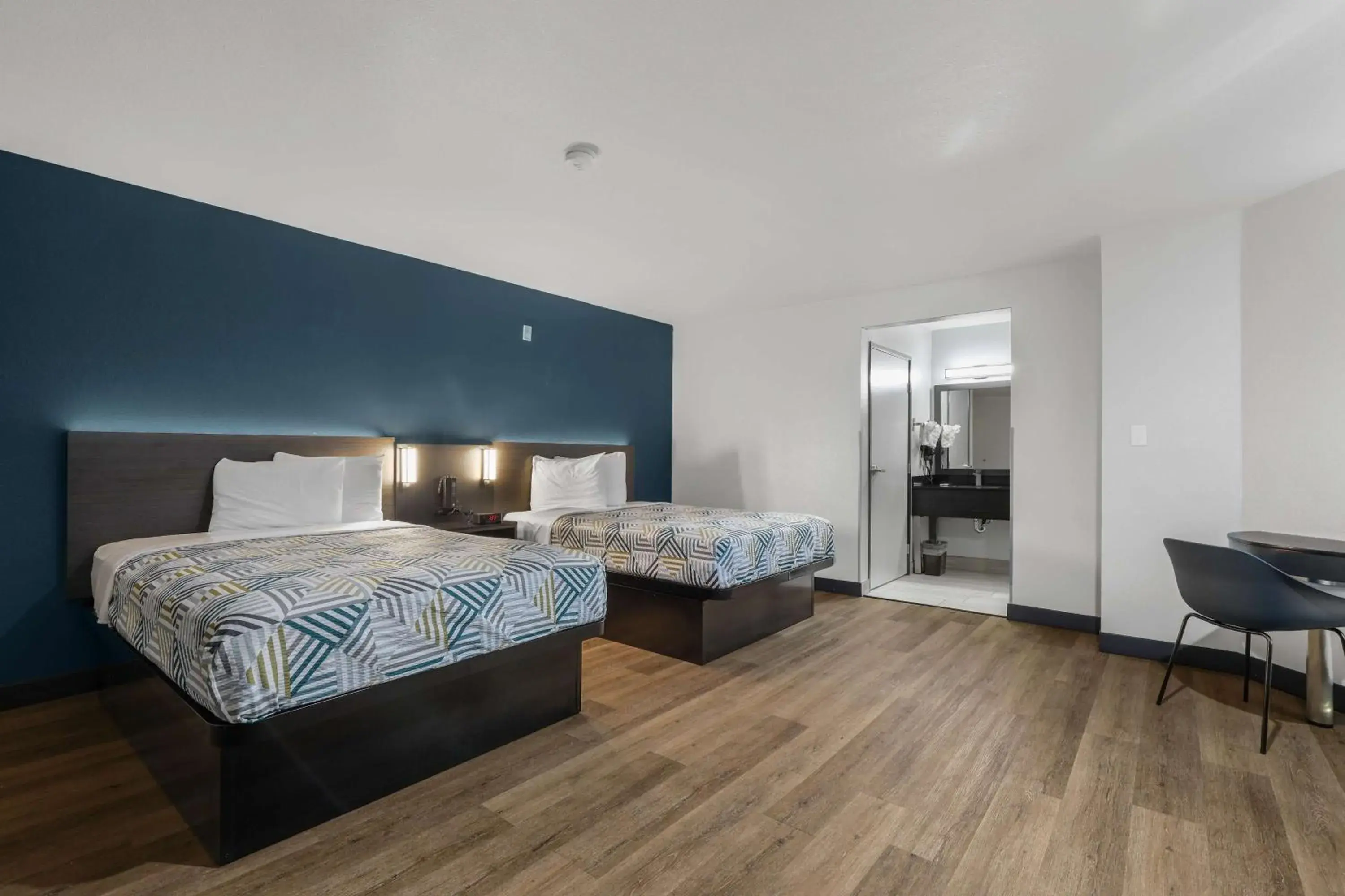 Bedroom, Bed in Motel 6-Escondido, CA