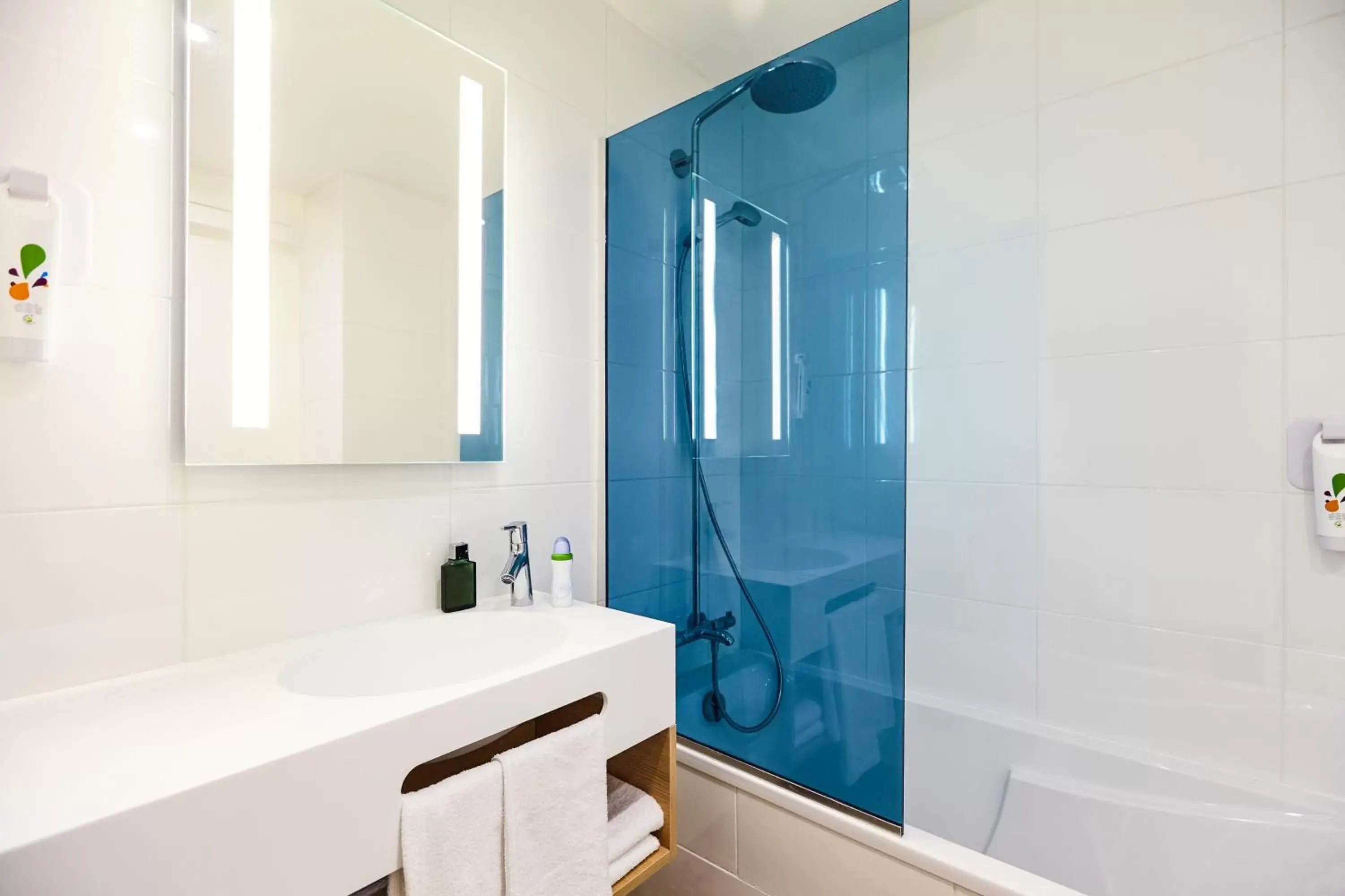 Bathroom in ibis Styles Toulouse Nord Sesquieres Bathroom in ibis Styles Toulouse Nord Sesquieres